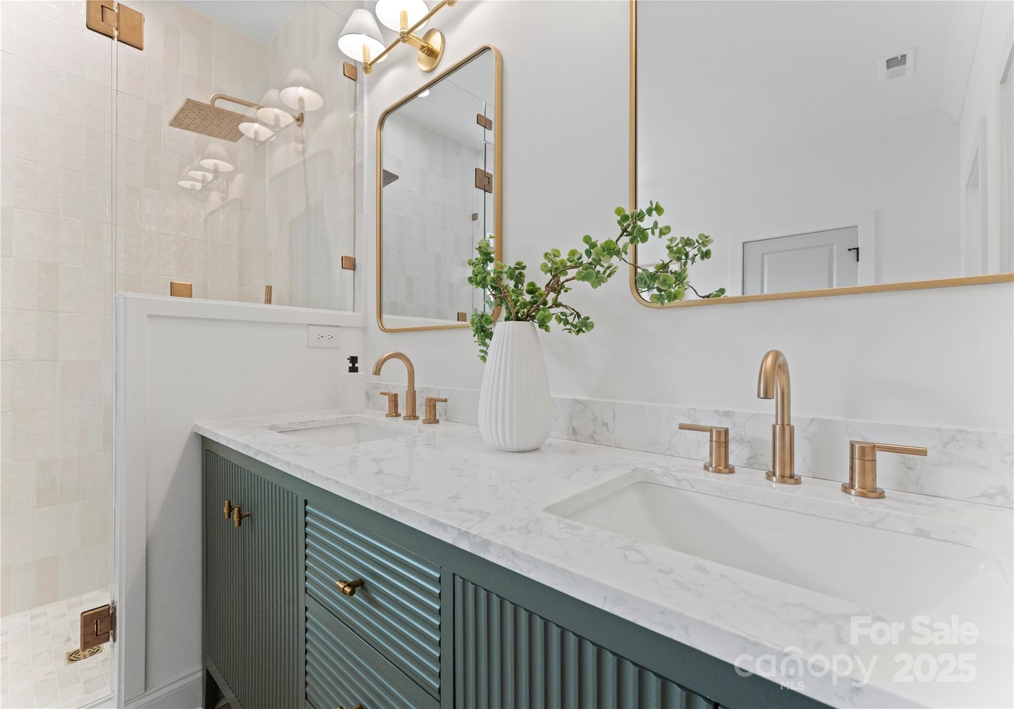 300 Gene Avenue Property Photo 11