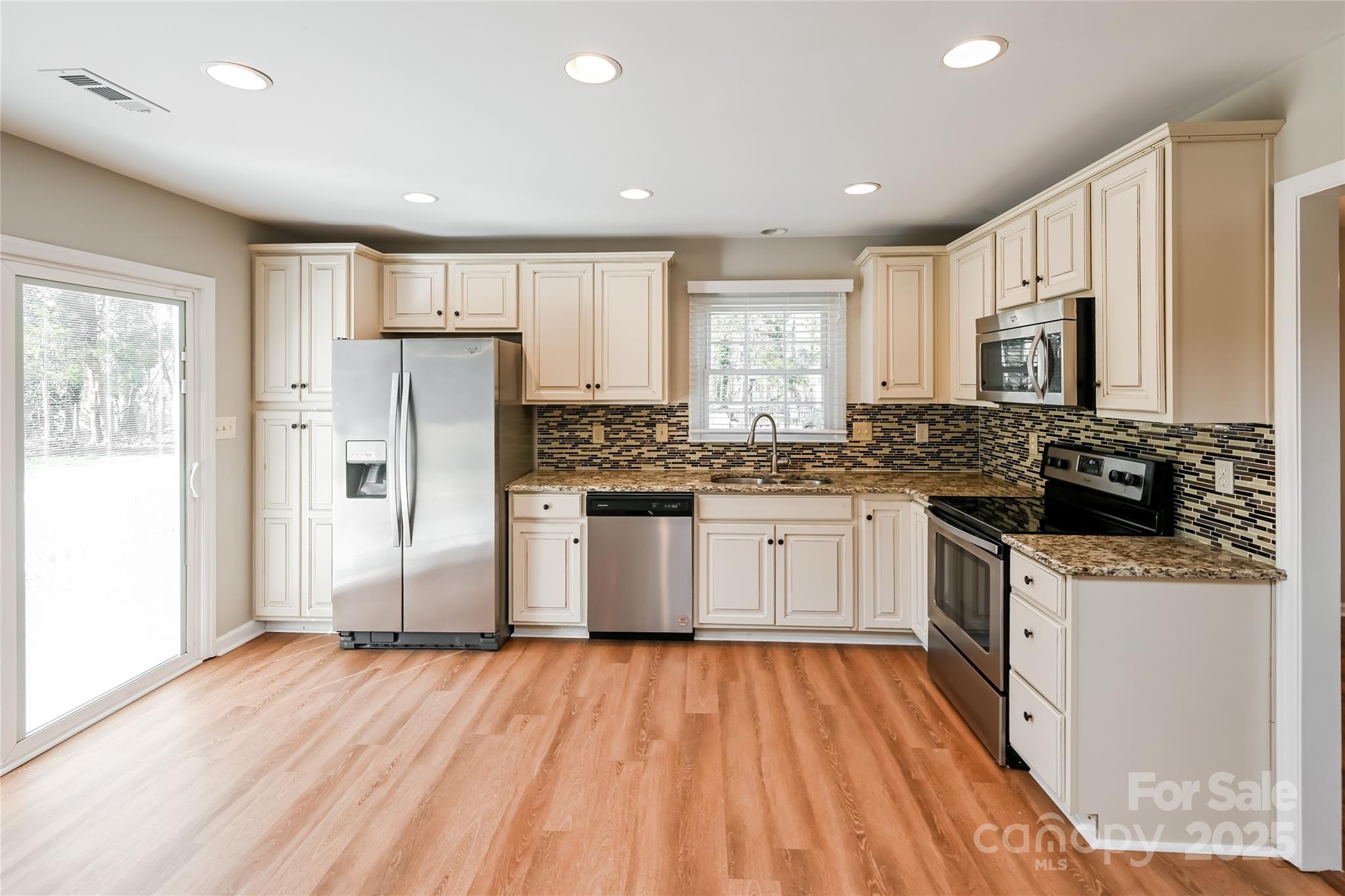 9601 Cloverwood Court Property Photo 4