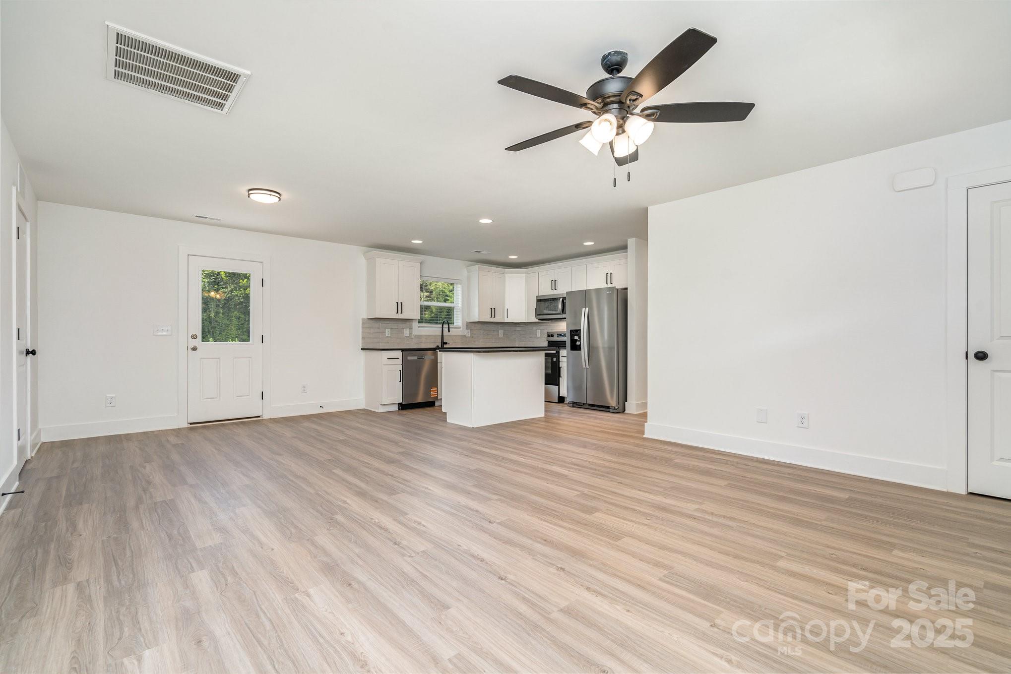 600 Self Street Property Photo 7