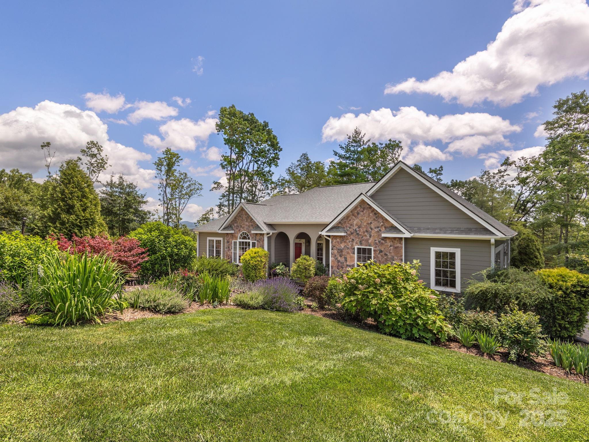 446 Charming Lane Property Photo 1