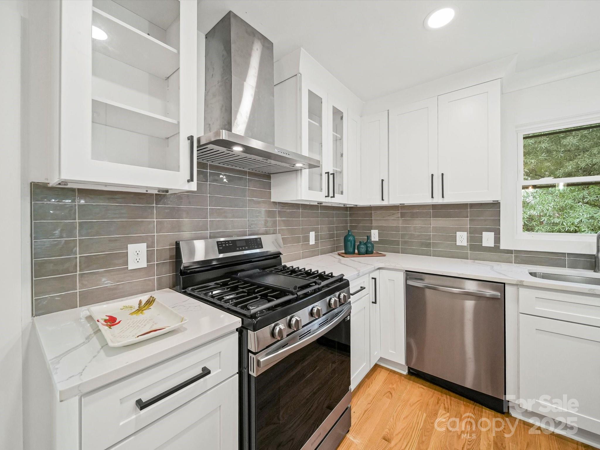 7115 Brynhurst Drive Property Photo 5