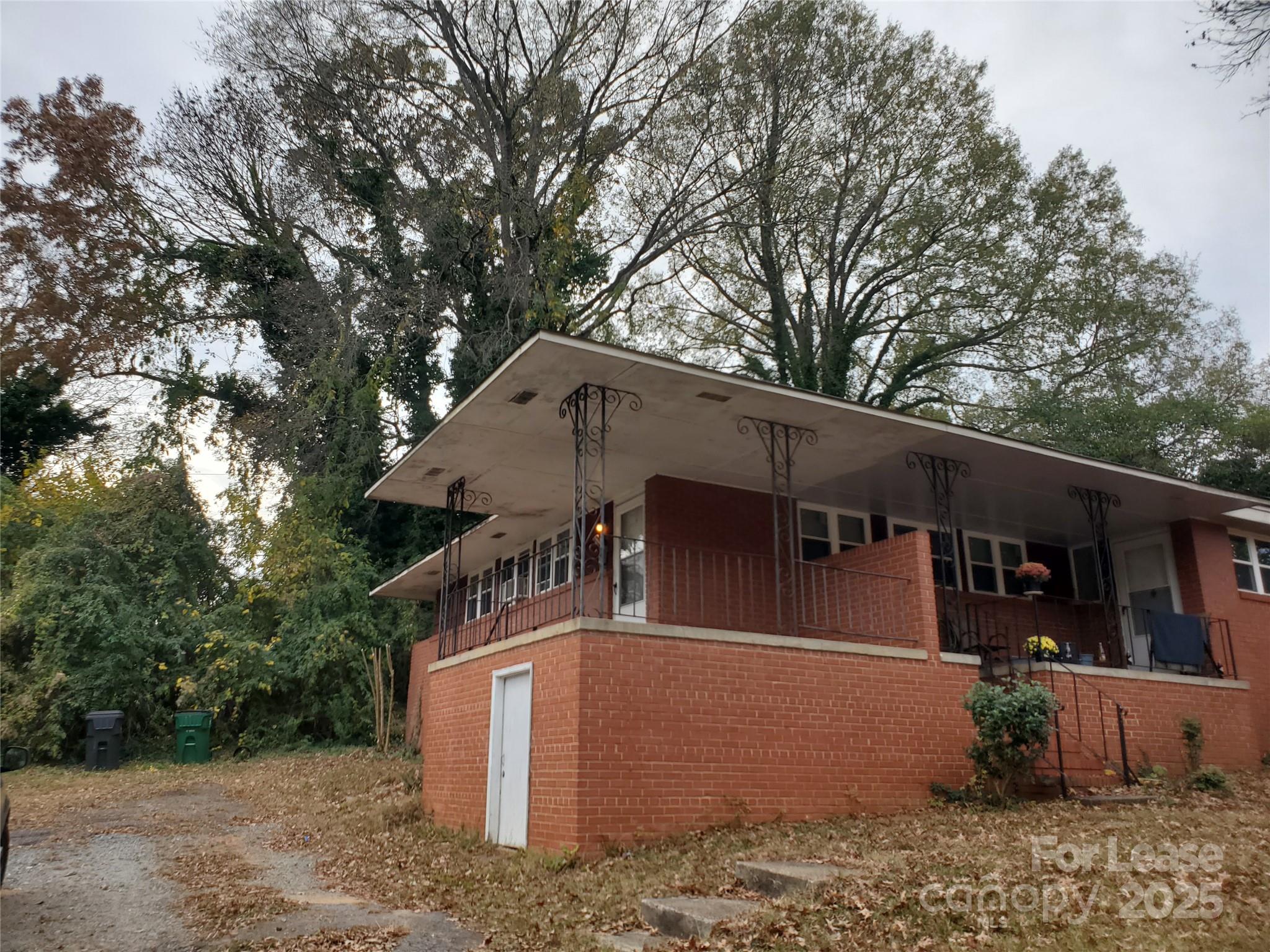1444 Academy Street Property Photo 1