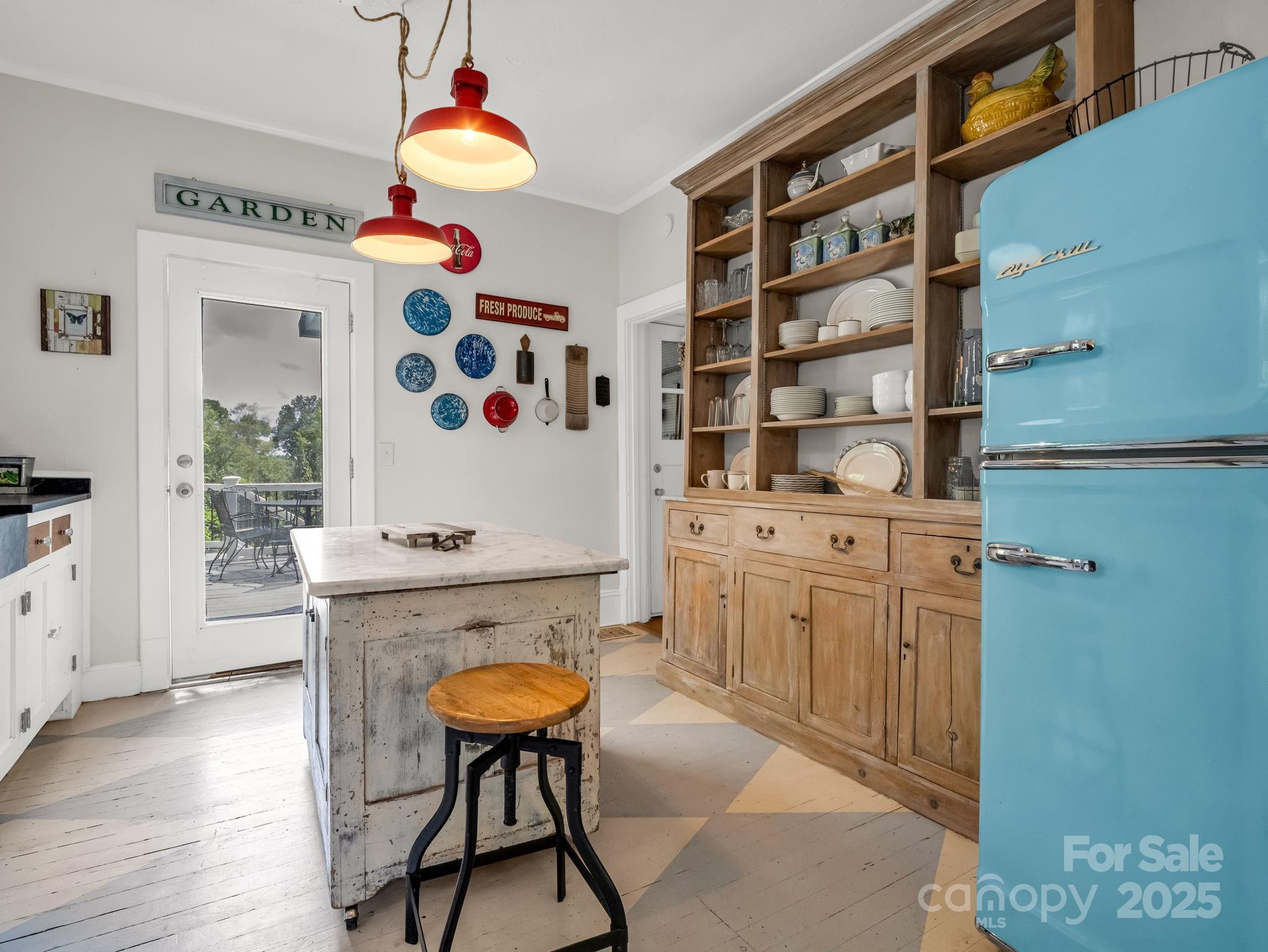 191 W 6th Street Property Photo 6