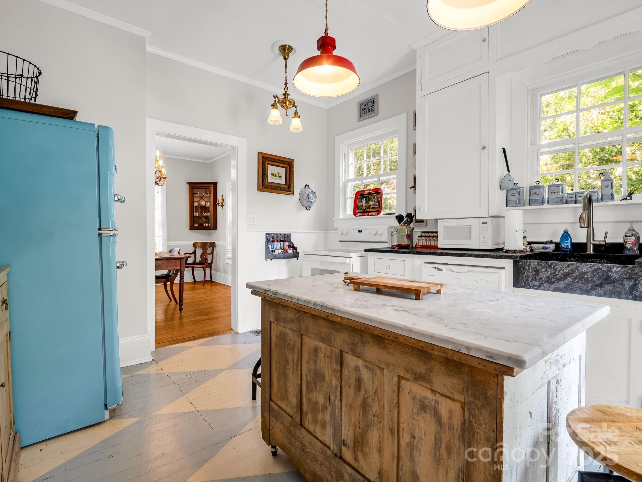 191 W 6th Street Property Photo 7