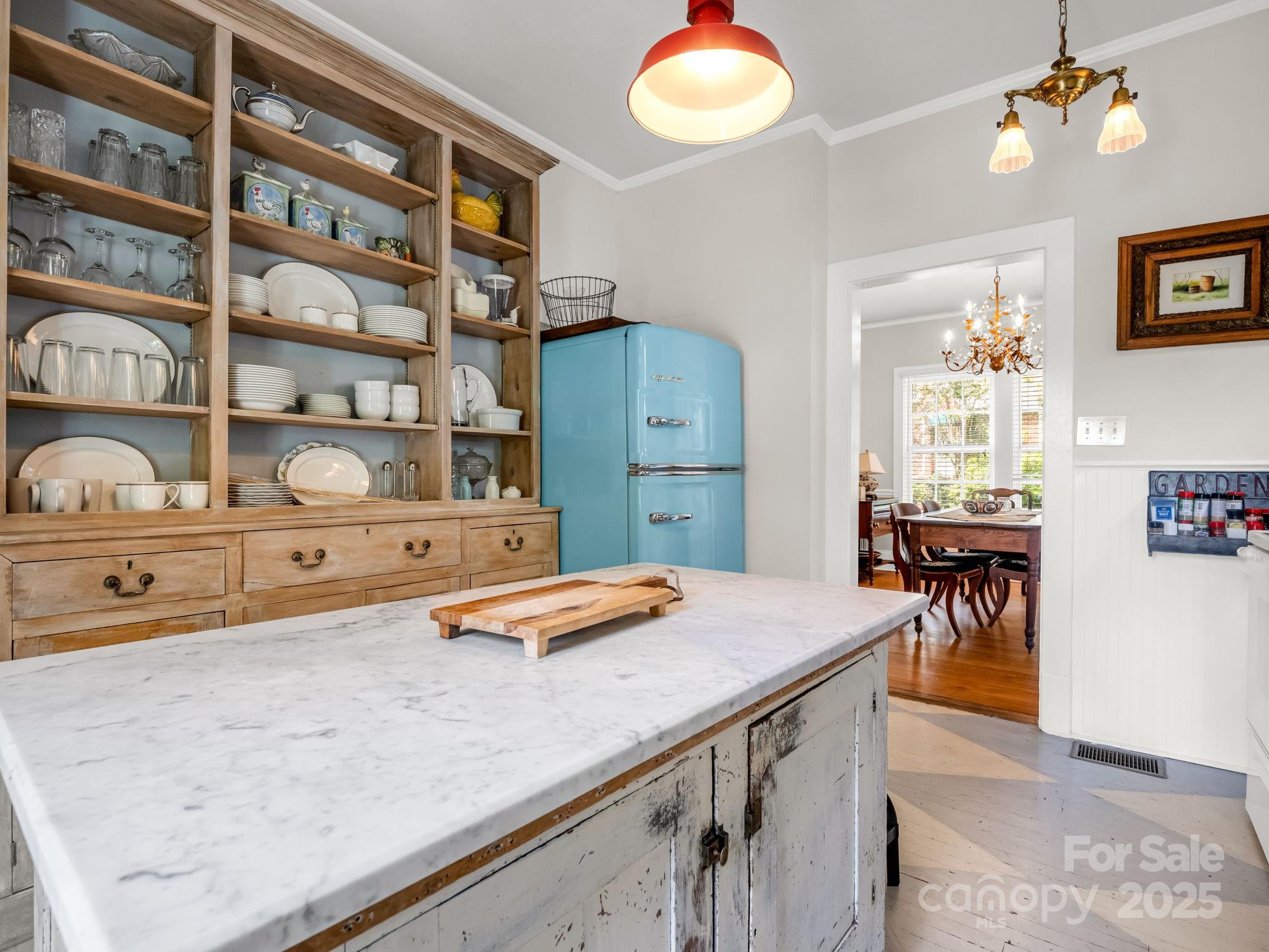 191 W 6th Street Property Photo 8