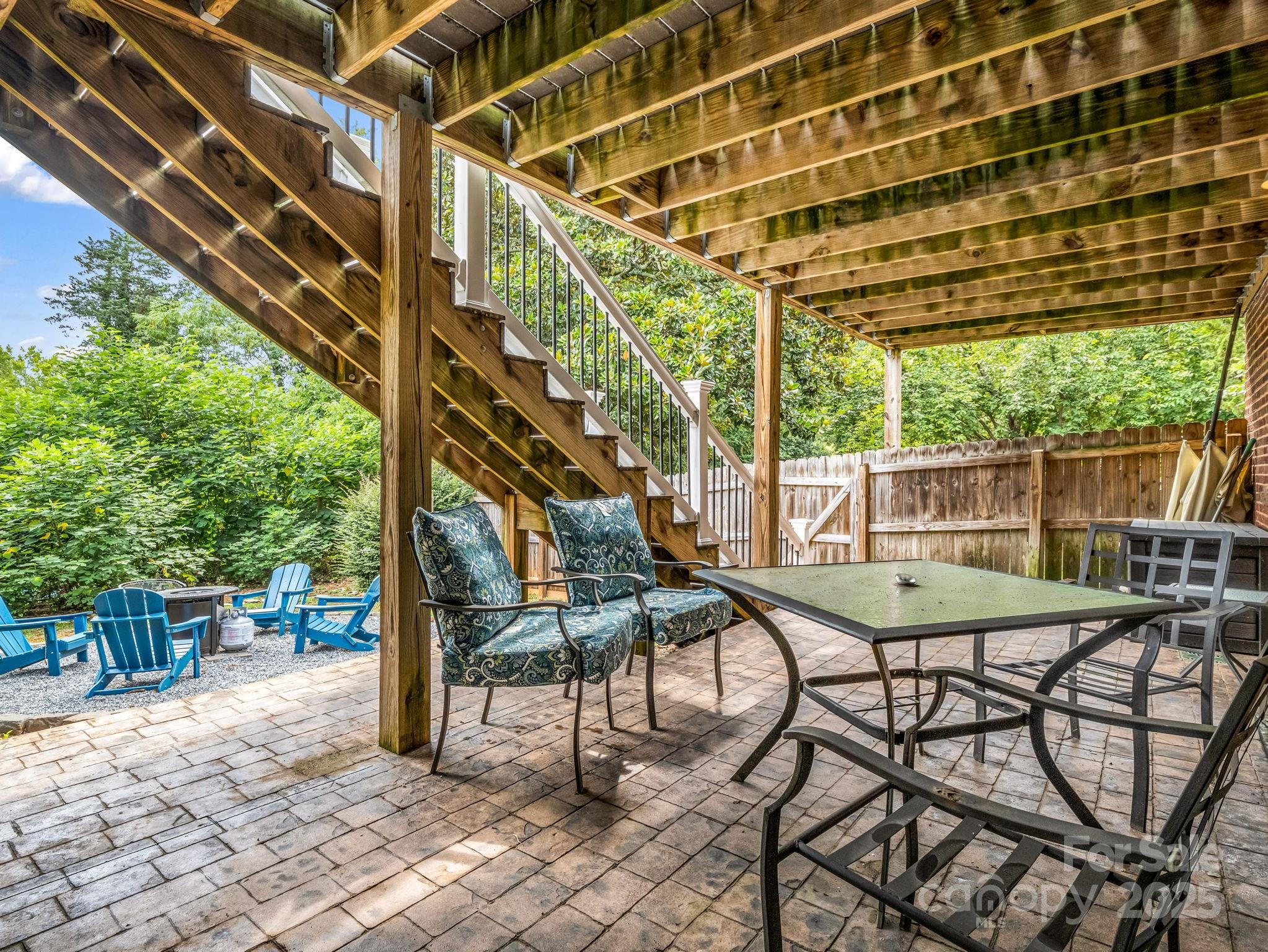 191 W 6th Street Property Photo 35