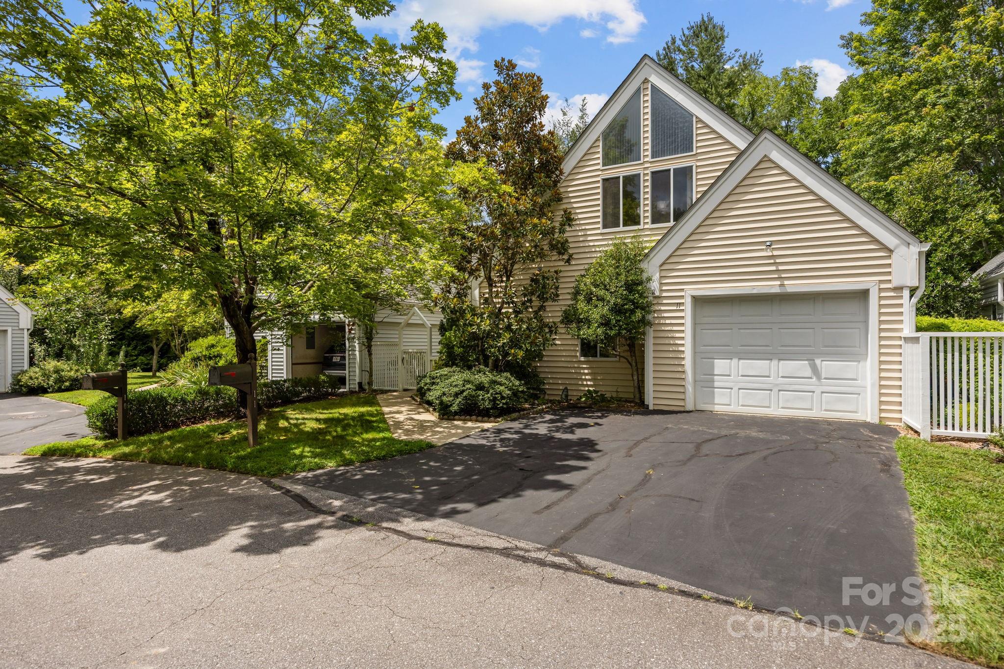 11 Stuart Circle