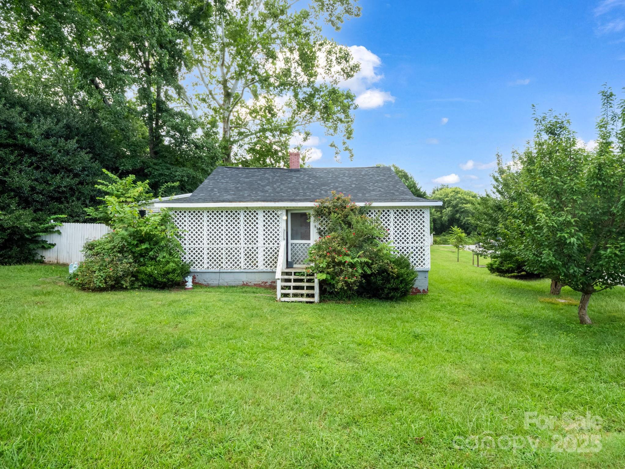 107 Arrowood Drive Property Photo 1