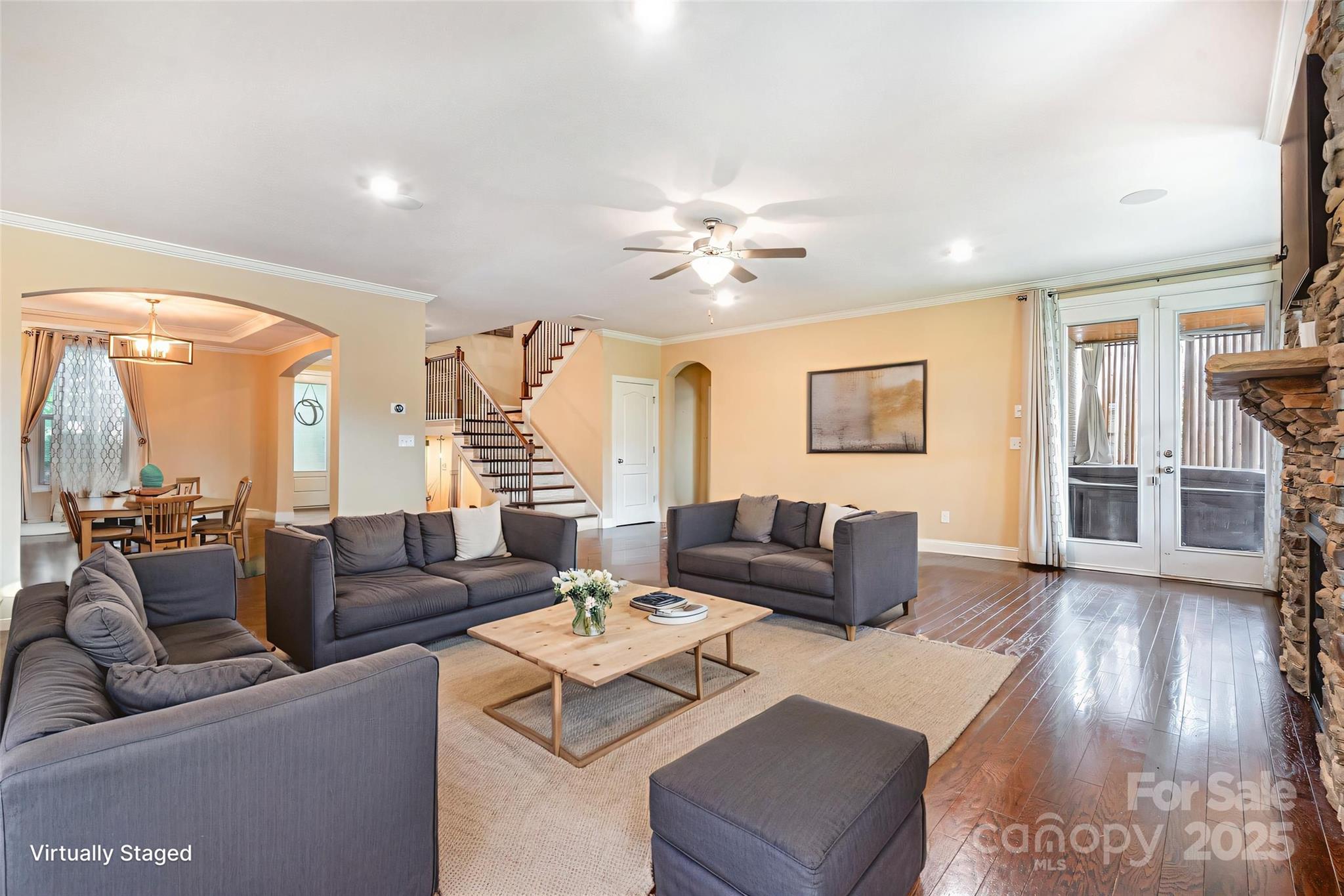 4071 Thames Circle Property Photo 4