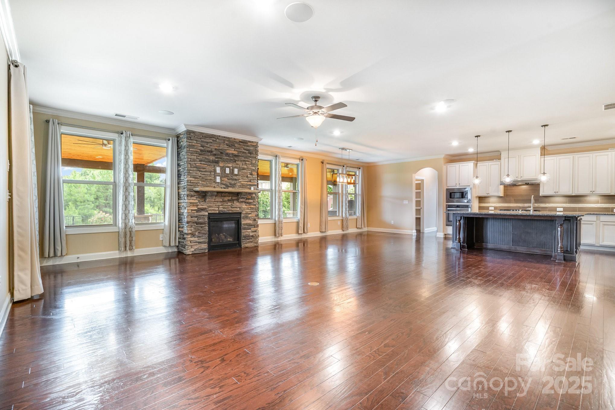 4071 Thames Circle Property Photo 9