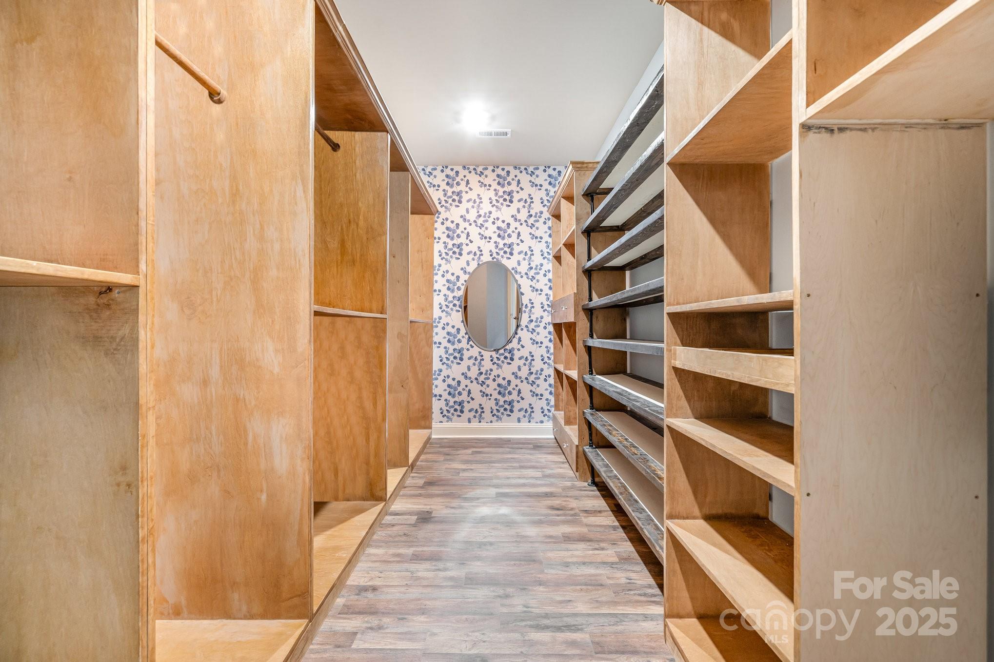 4071 Thames Circle Property Photo 13