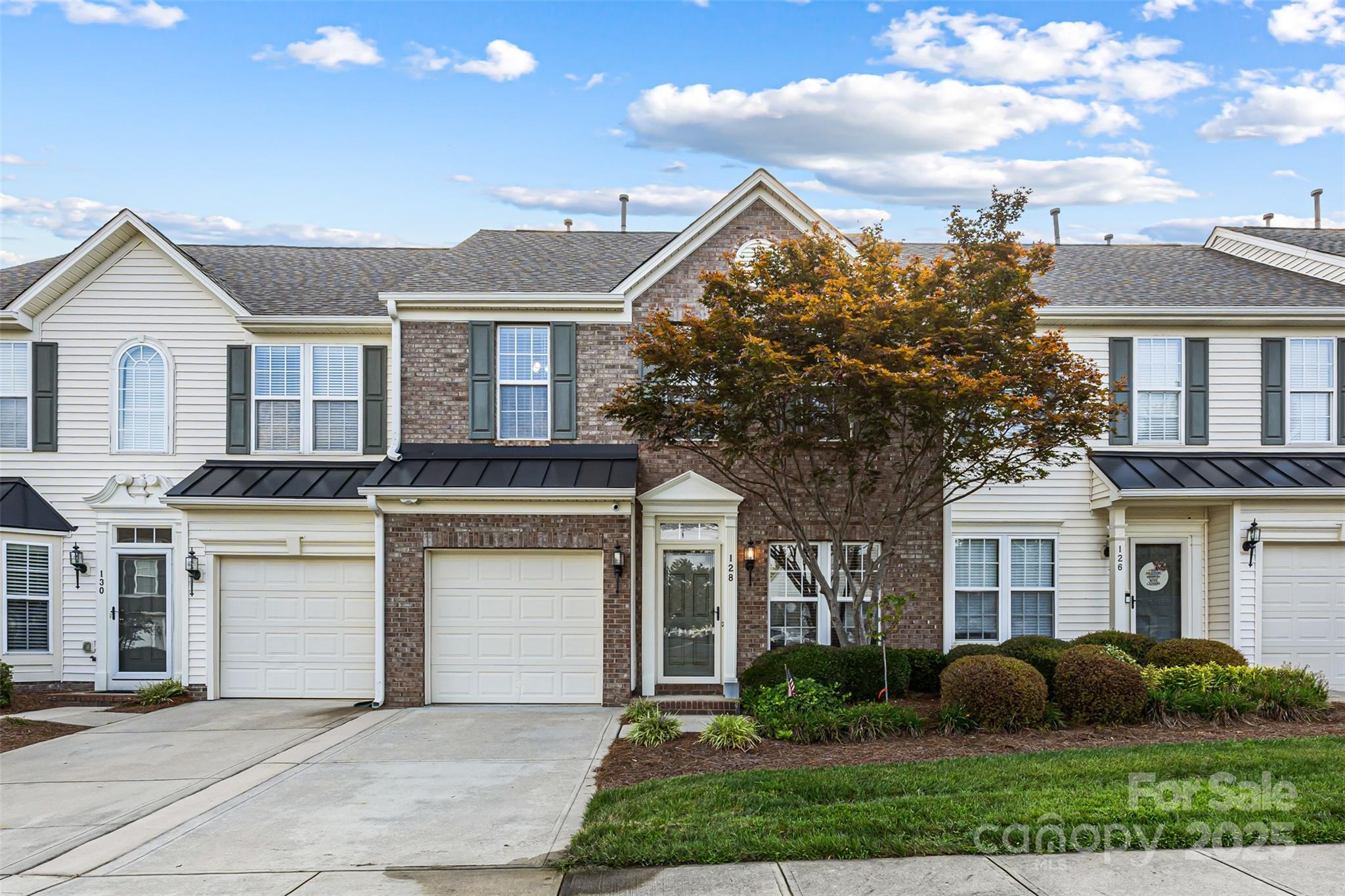 128 Autumn Falls Drive Property Photo 1