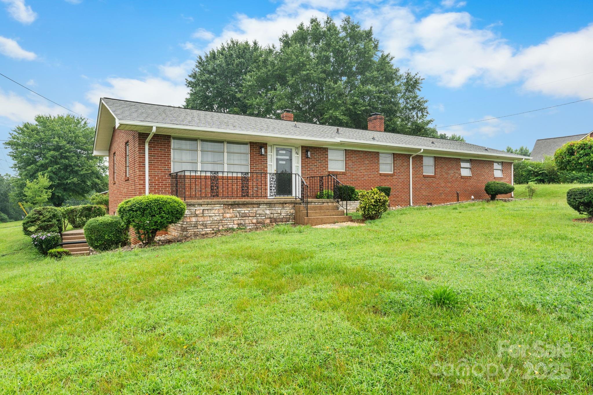 2761 Highland Avenue Property Photo