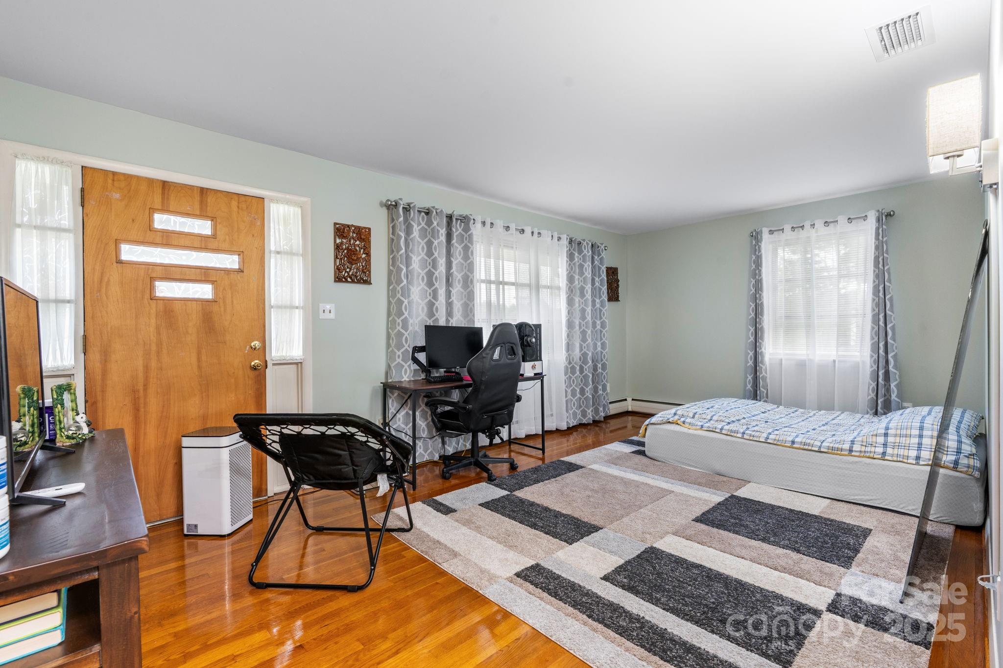 2761 Highland Avenue Property Photo 7
