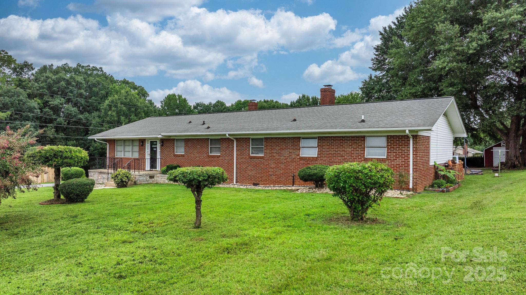 2761 Highland Avenue Property Photo 28