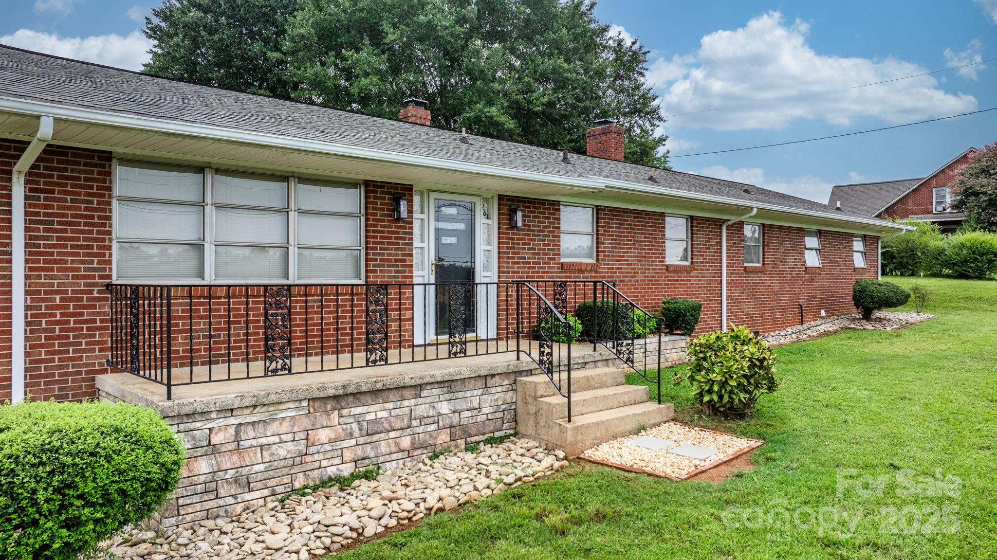 2761 Highland Avenue Property Photo 29