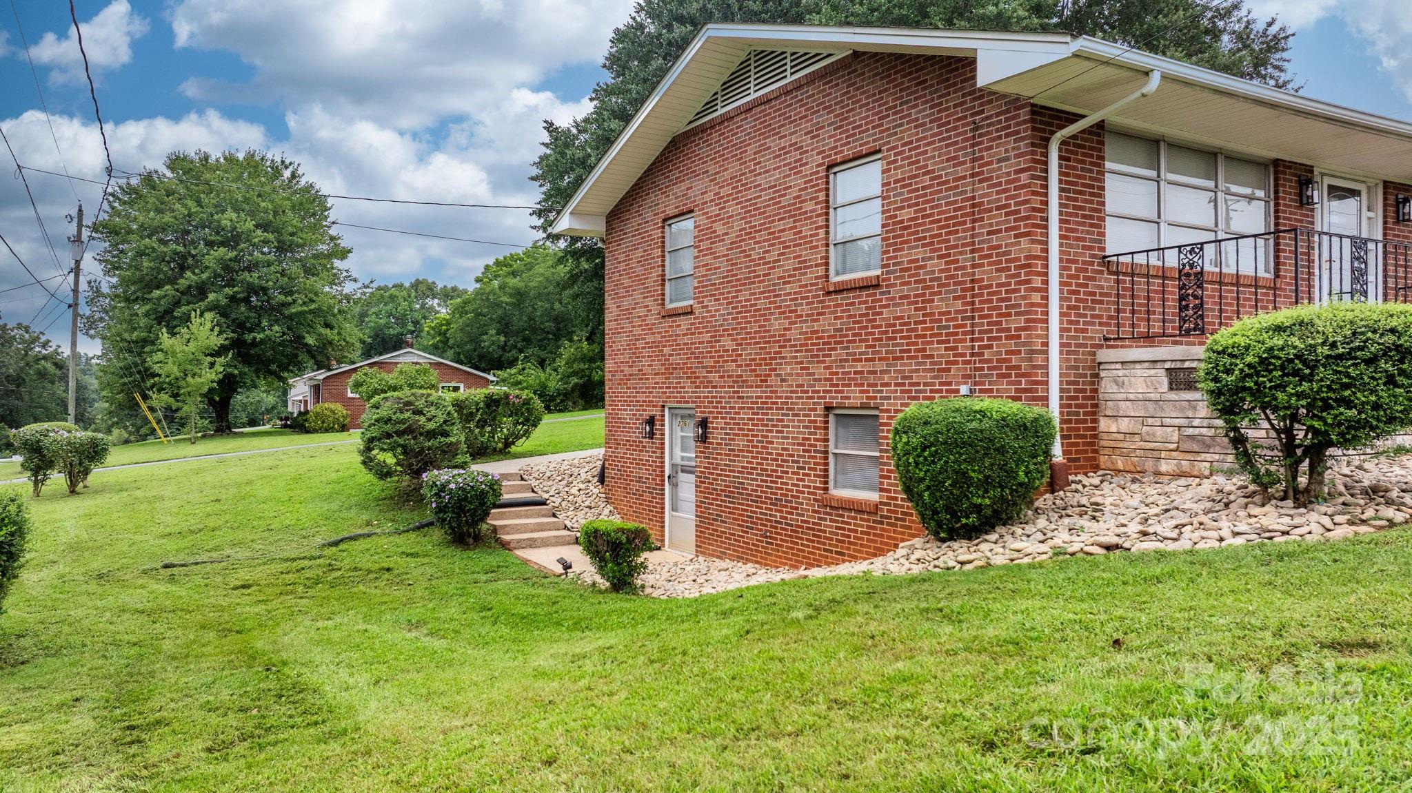 2761 Highland Avenue Property Photo 30