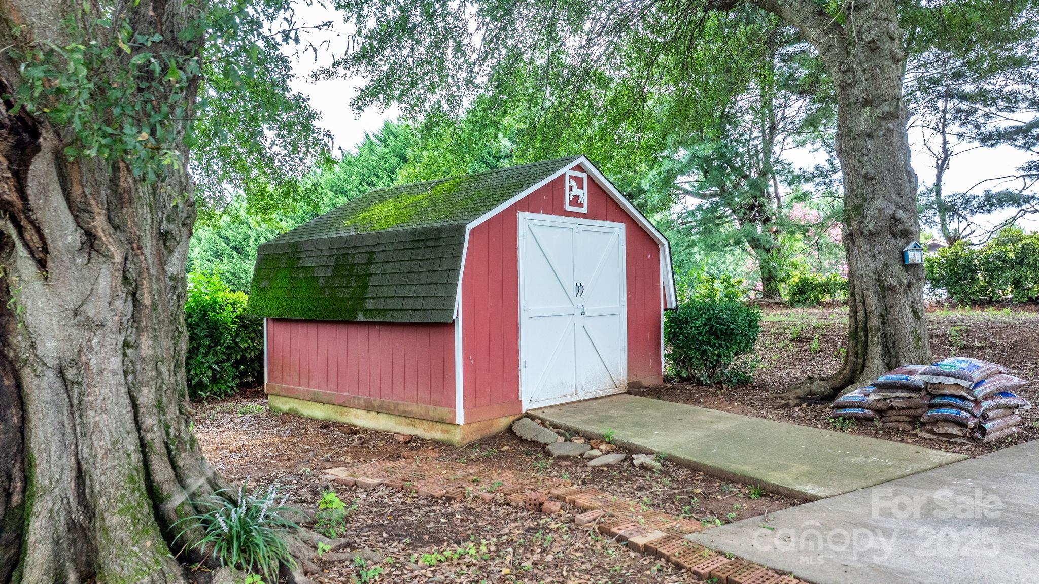 2761 Highland Avenue Property Photo 31