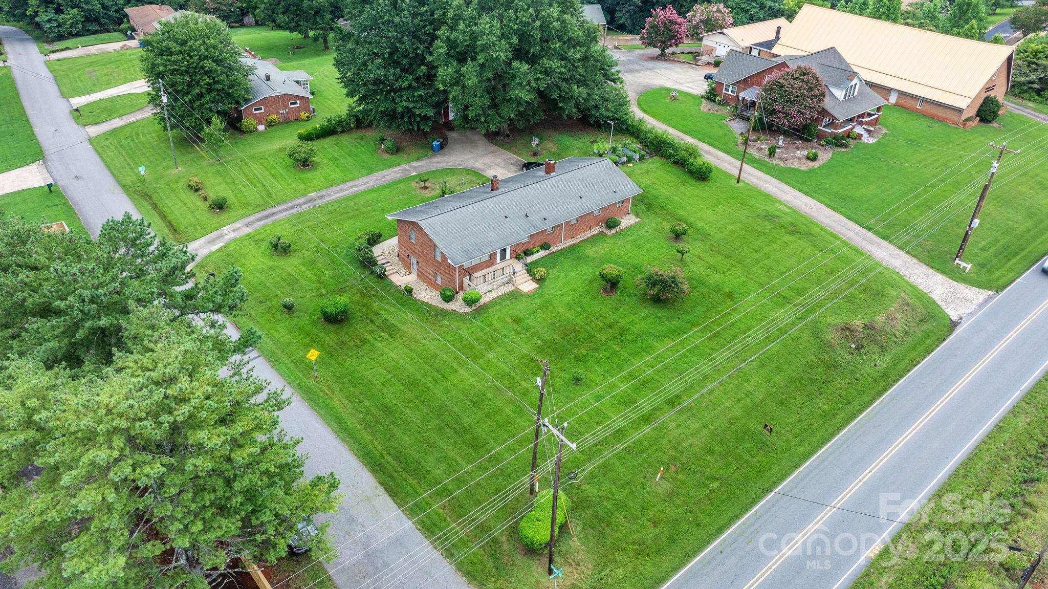 2761 Highland Avenue Property Photo 33