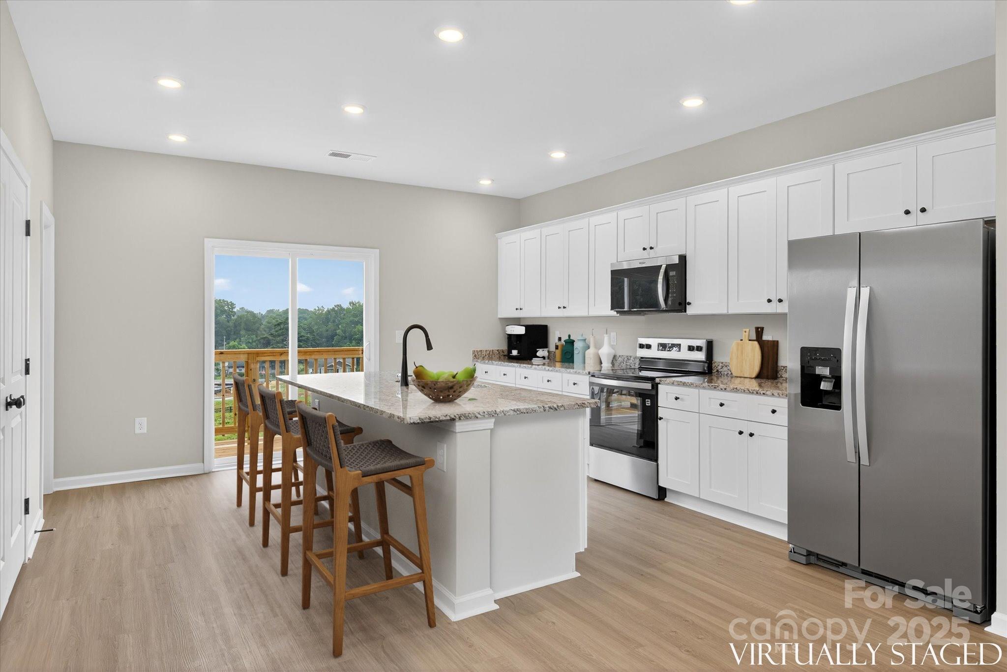 1982 W Davidson Avenue Property Photo 6