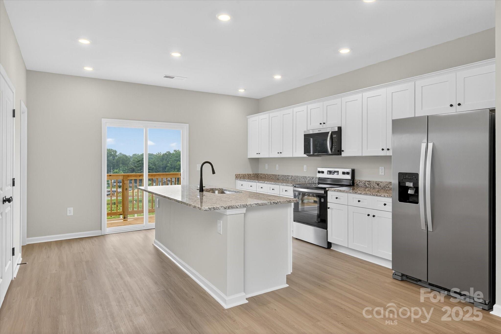 1982 W Davidson Avenue Property Photo 7