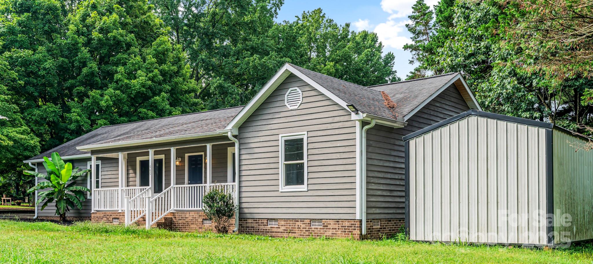 660 Sides Road Property Photo 2