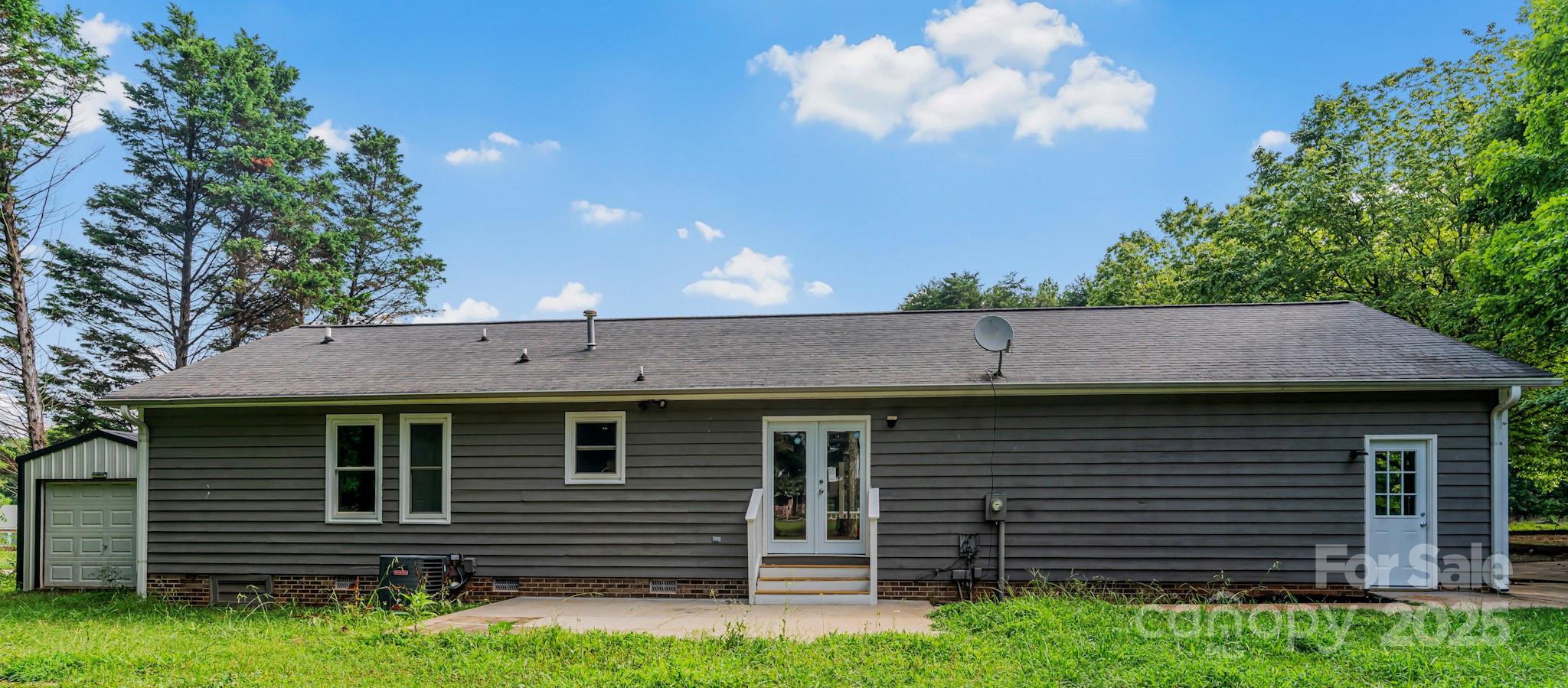 660 Sides Road Property Photo 4