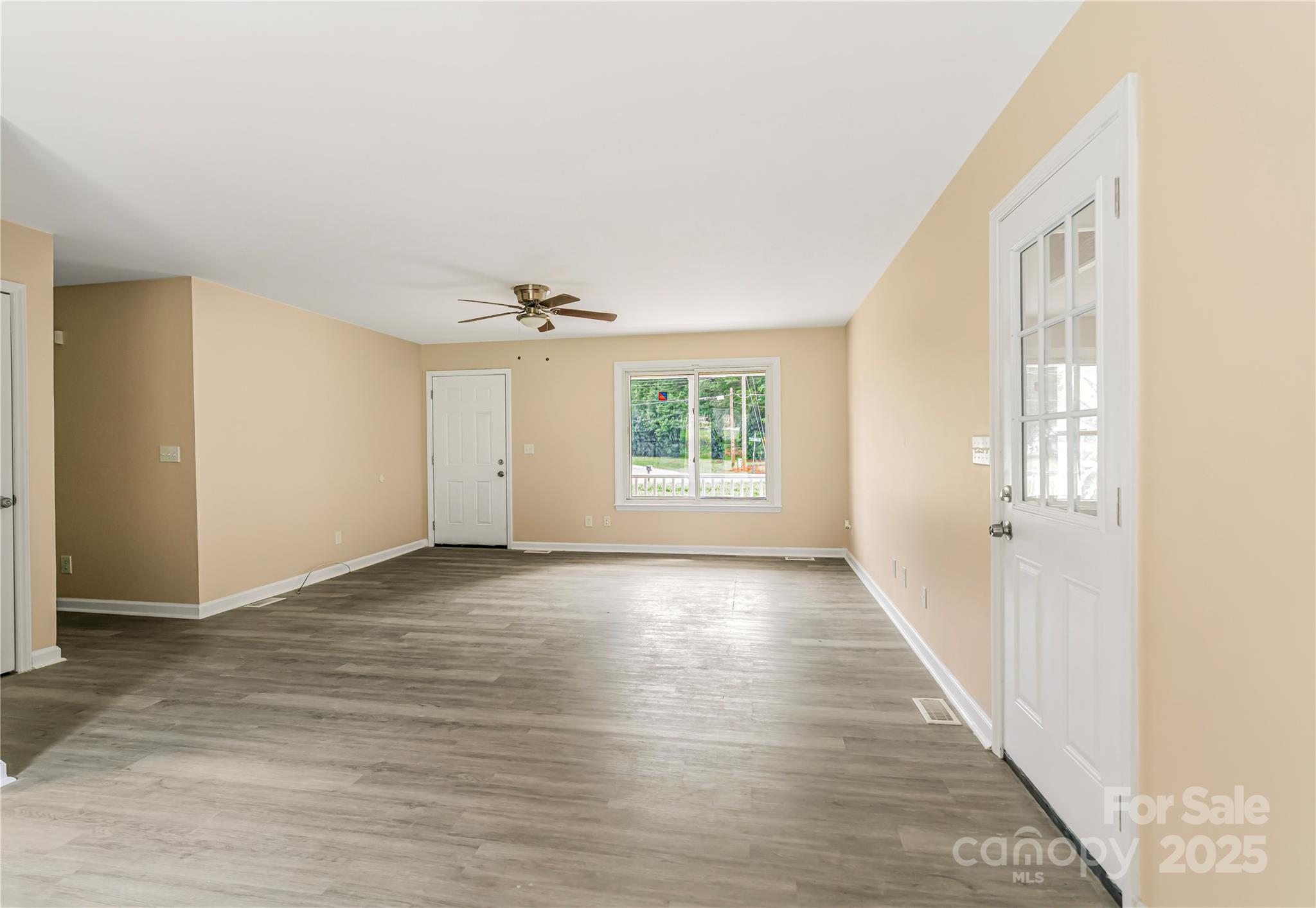 660 Sides Road Property Photo 6