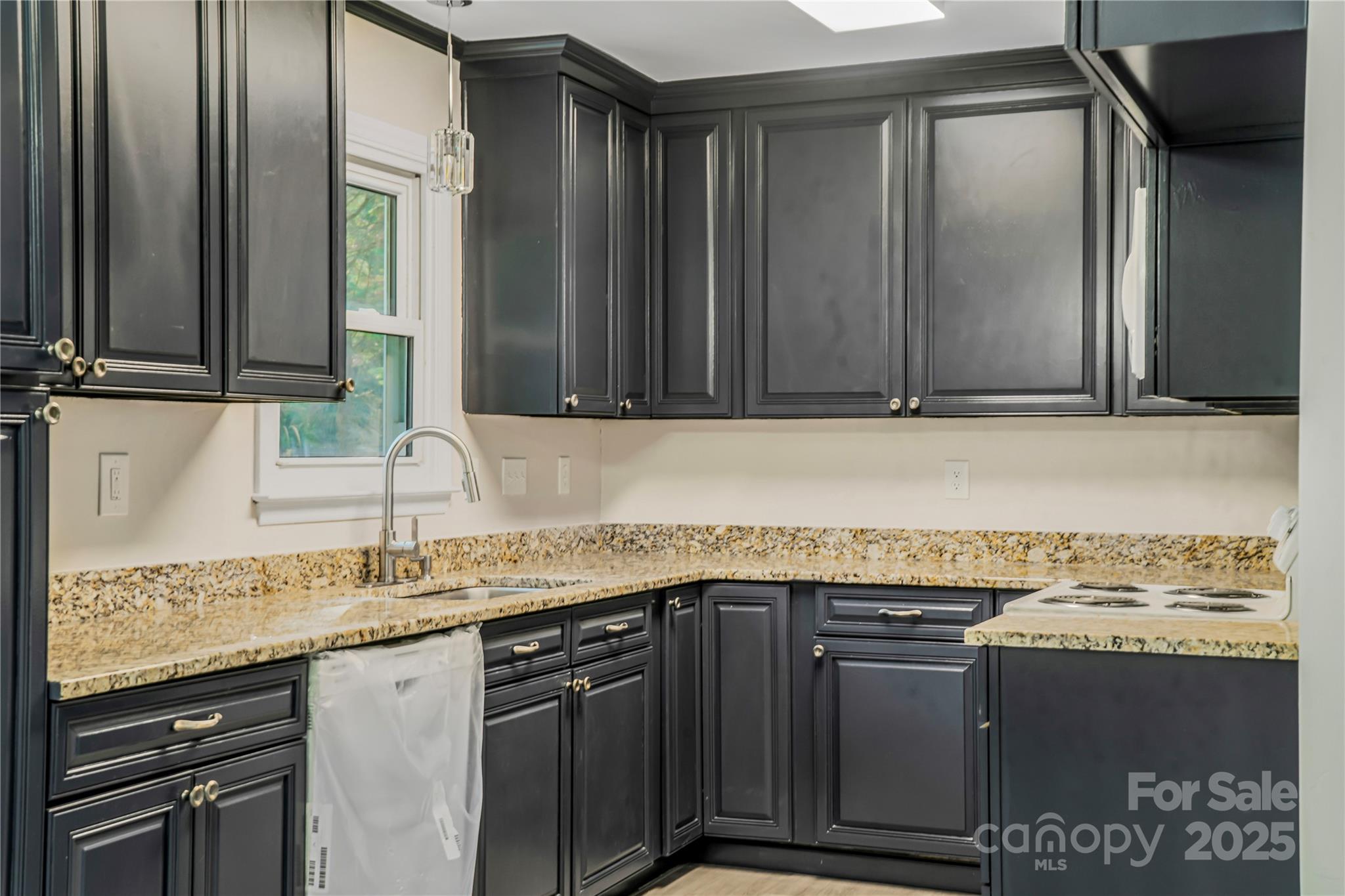 660 Sides Road Property Photo 8