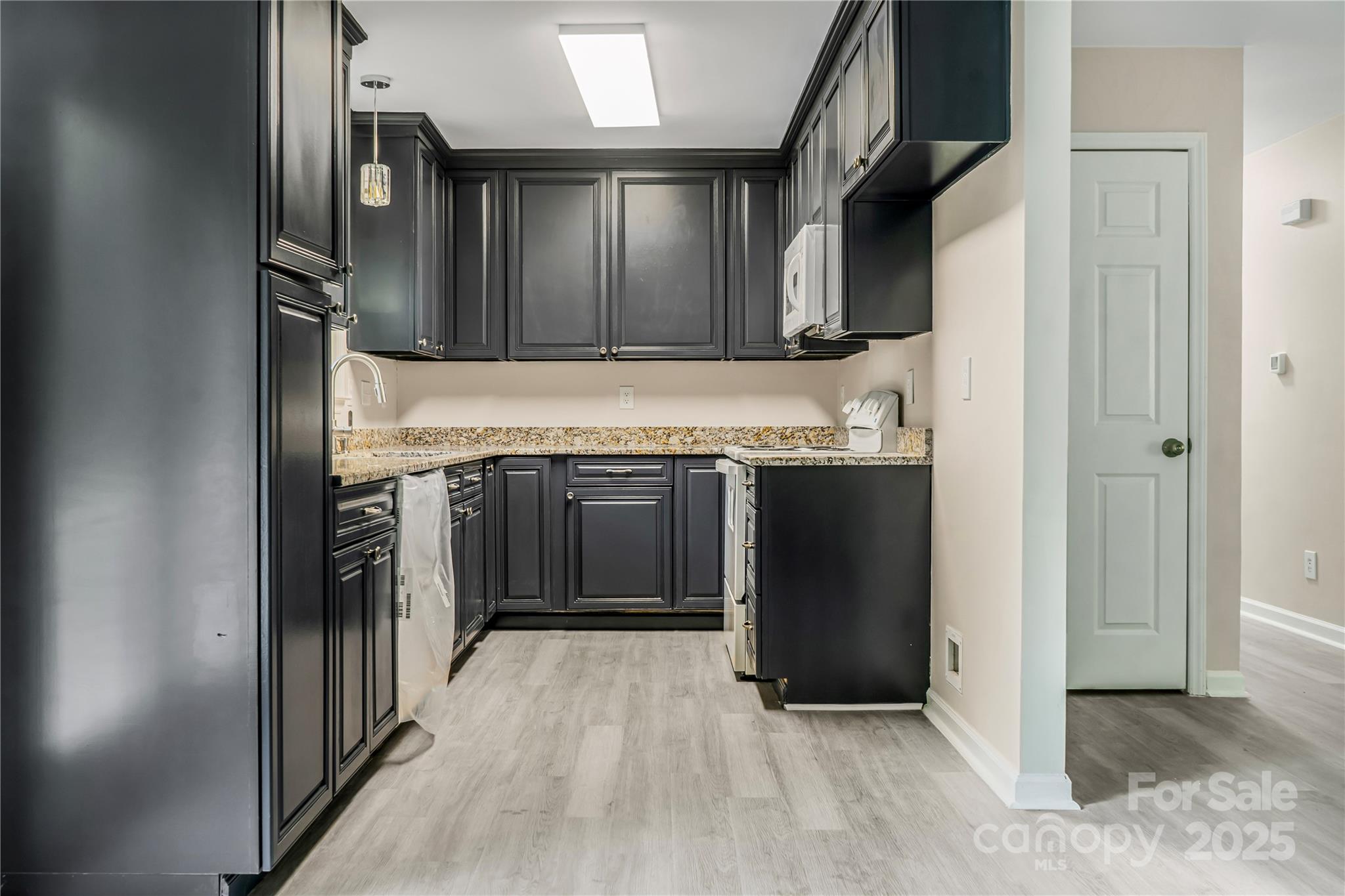 660 Sides Road Property Photo 9