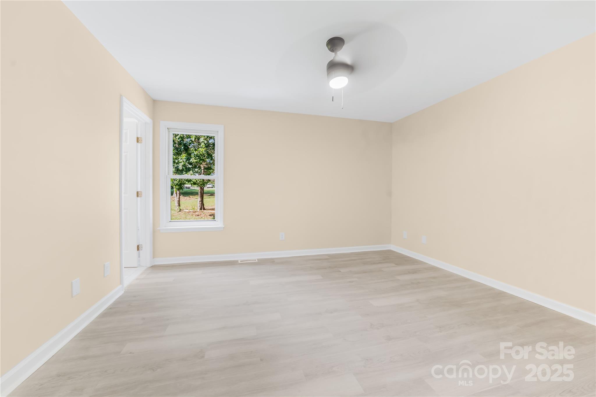 660 Sides Road Property Photo 15