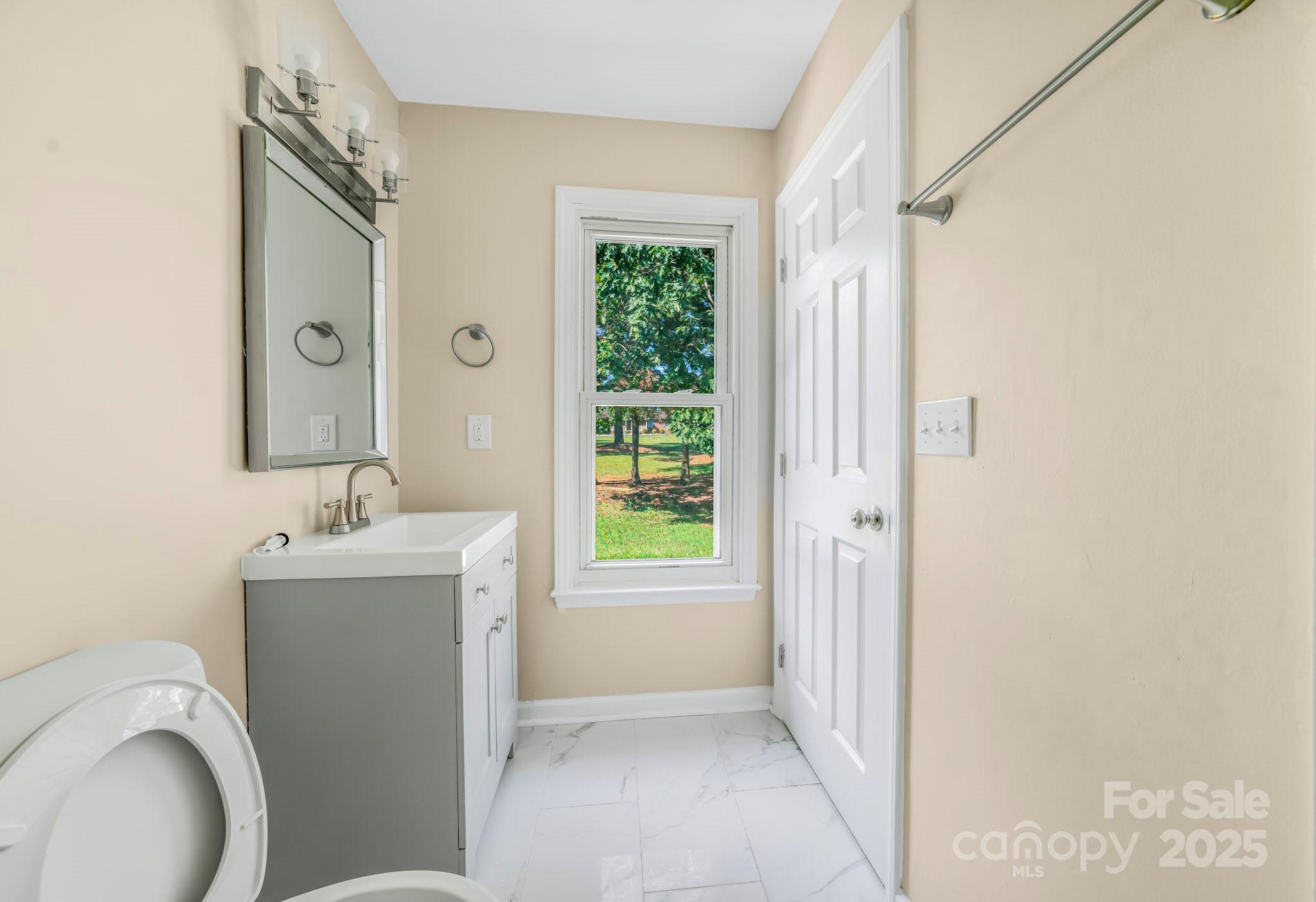 660 Sides Road Property Photo 18