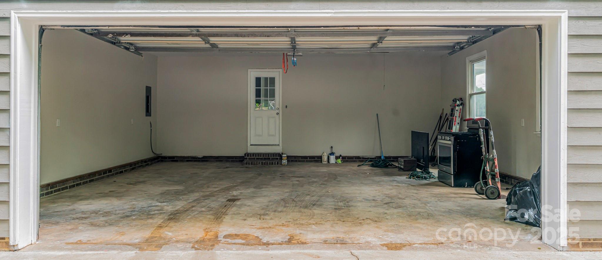 660 Sides Road Property Photo 23