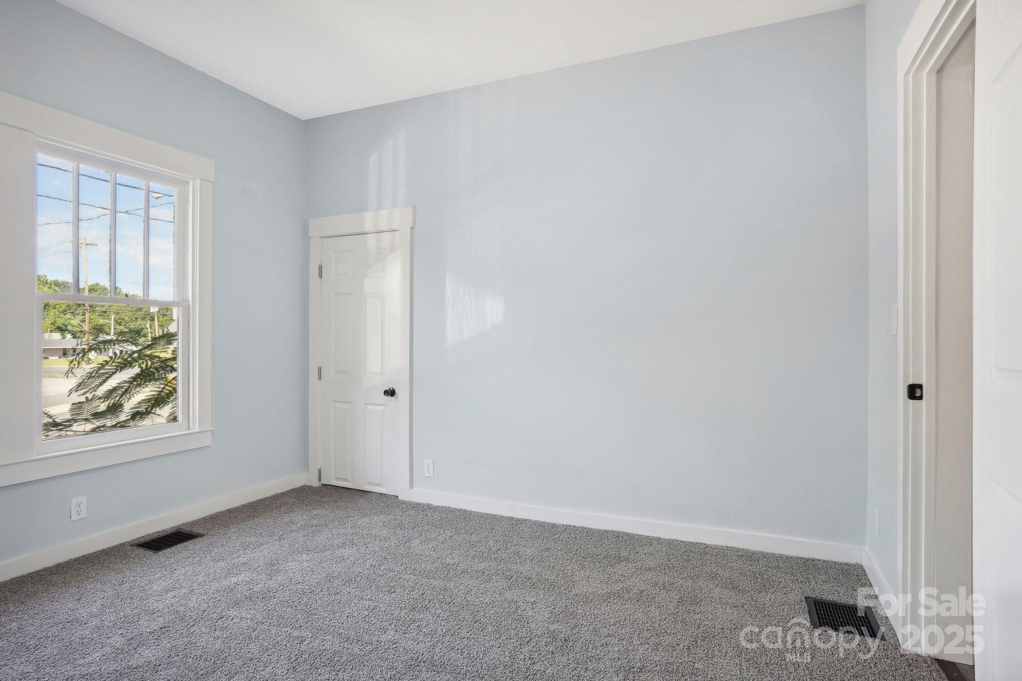 705 Lancaster Avenue Property Photo 9