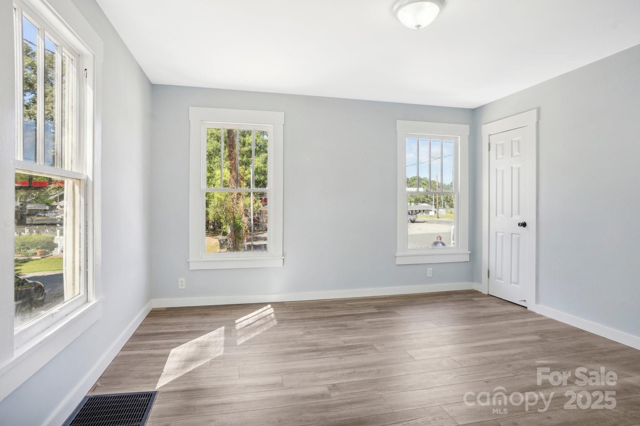 705 Lancaster Avenue Property Photo 10