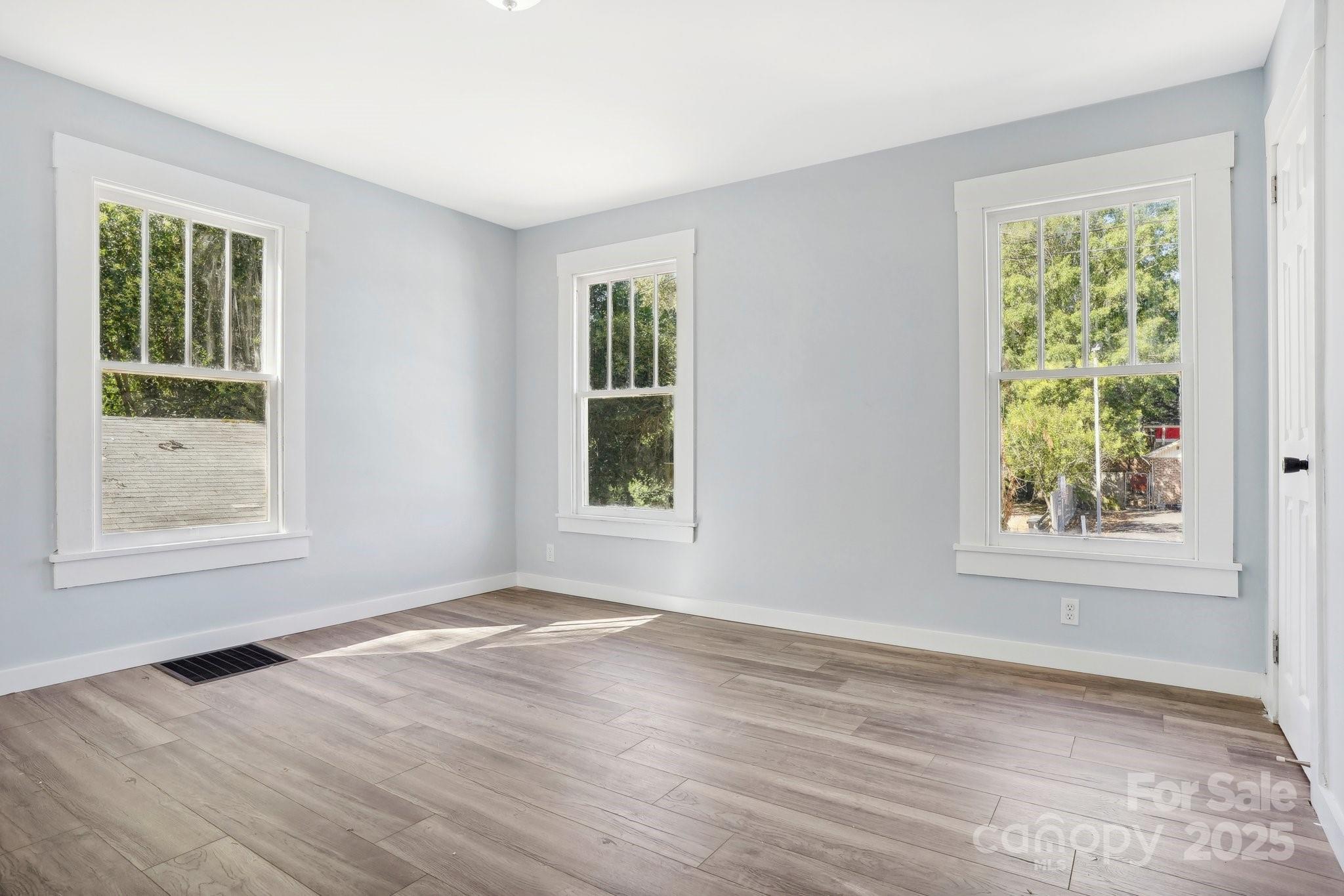 705 Lancaster Avenue Property Photo 12