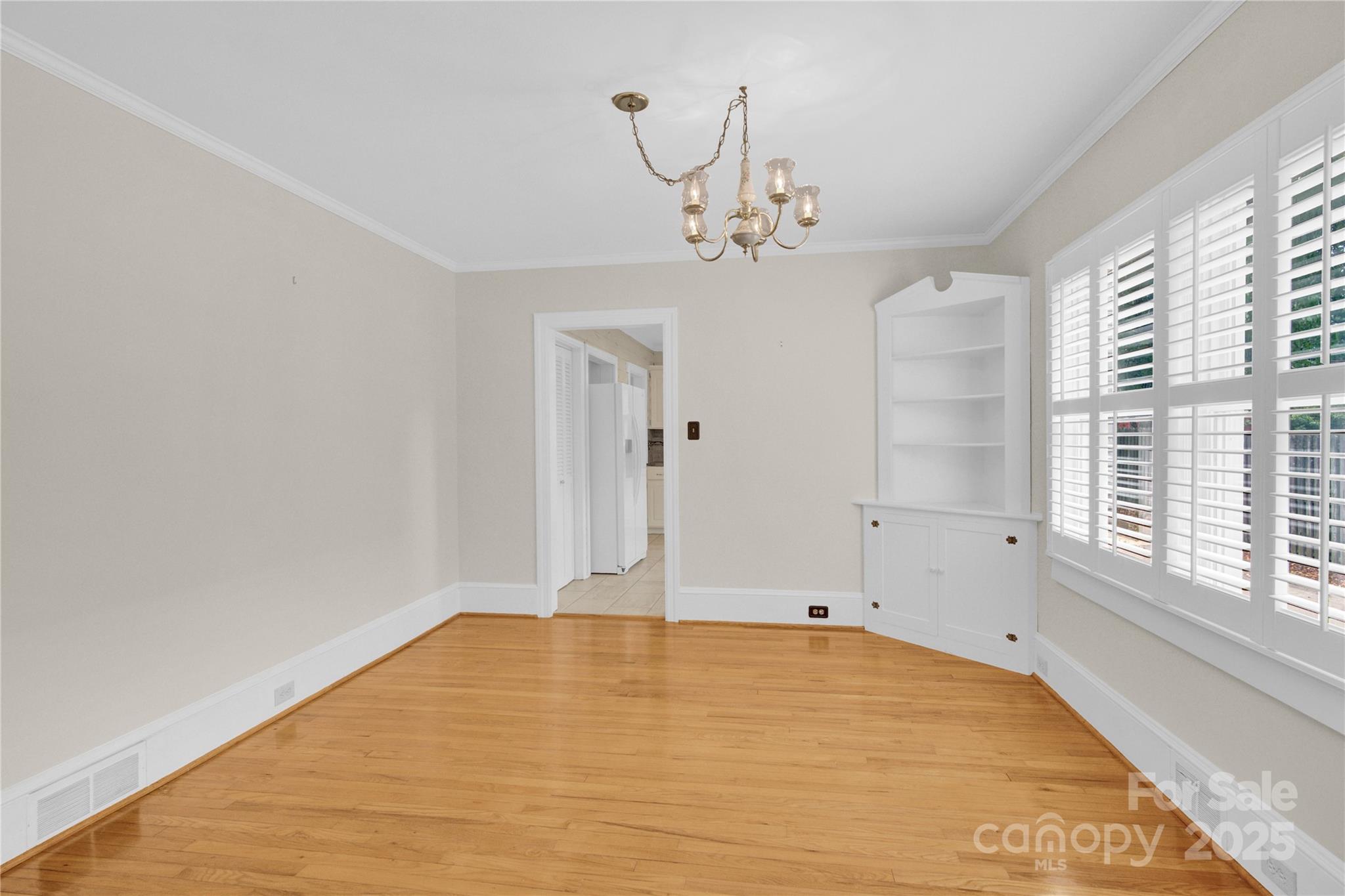 824 Davie Avenue Property Photo 19