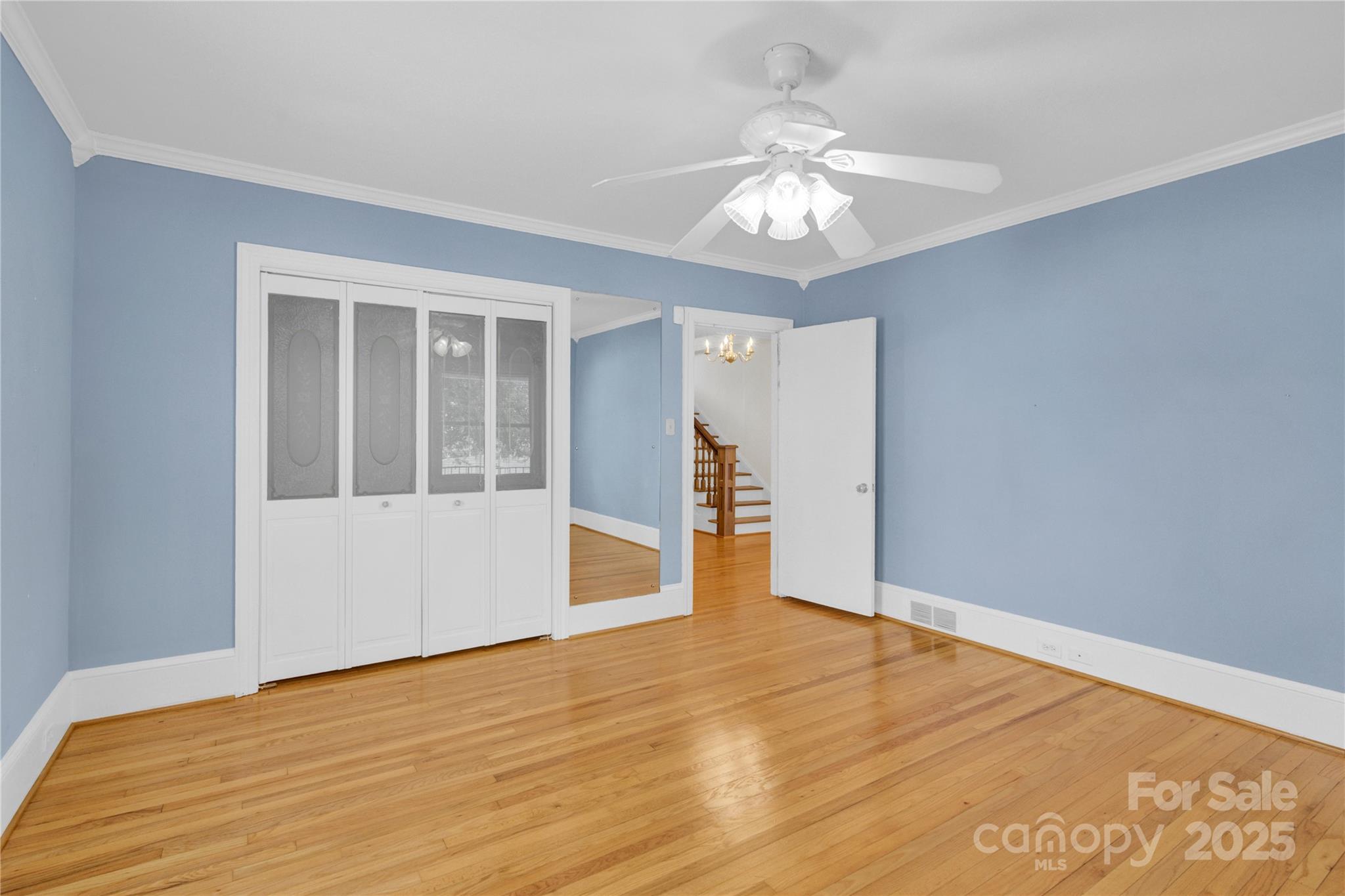 824 Davie Avenue Property Photo 22