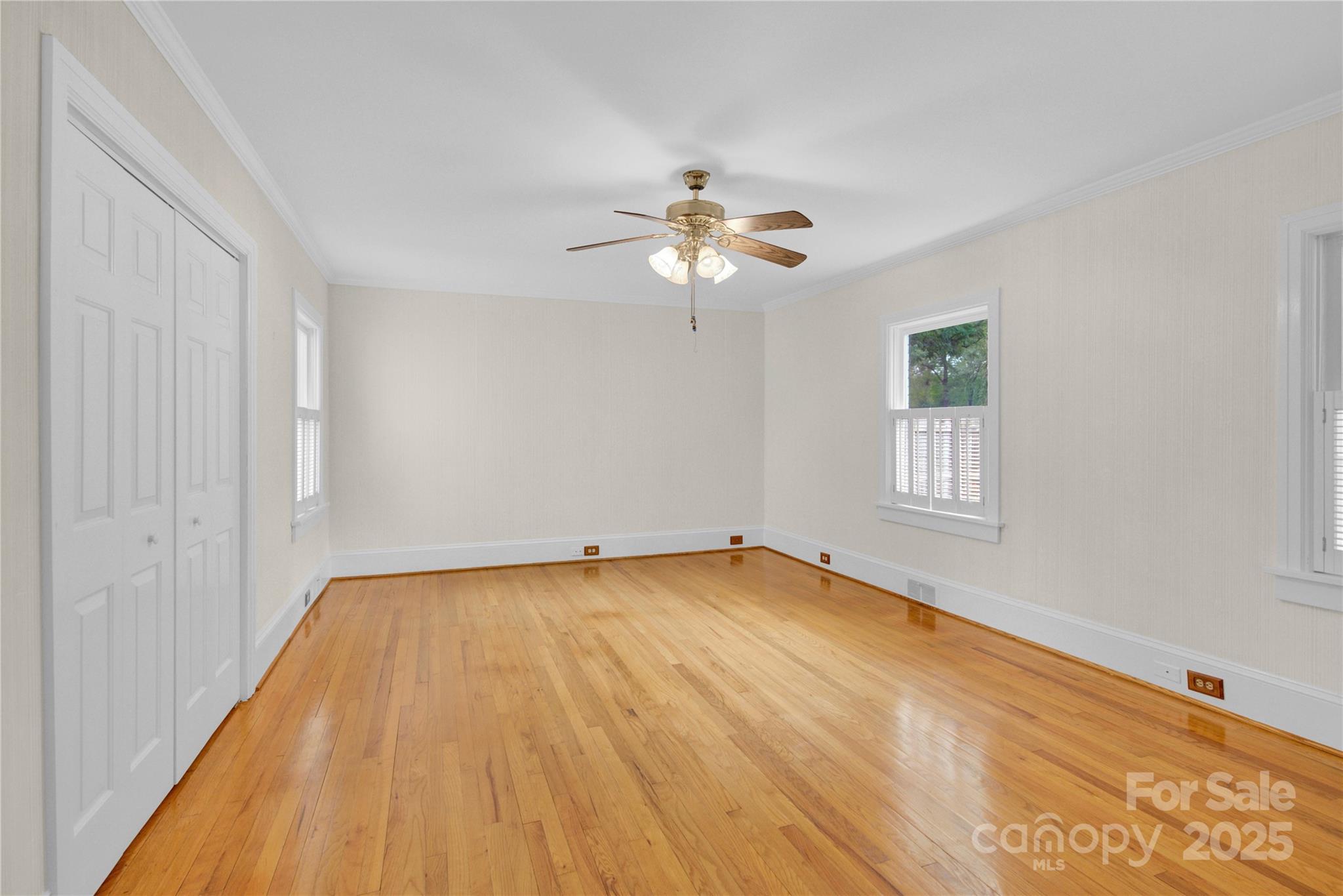 824 Davie Avenue Property Photo 24