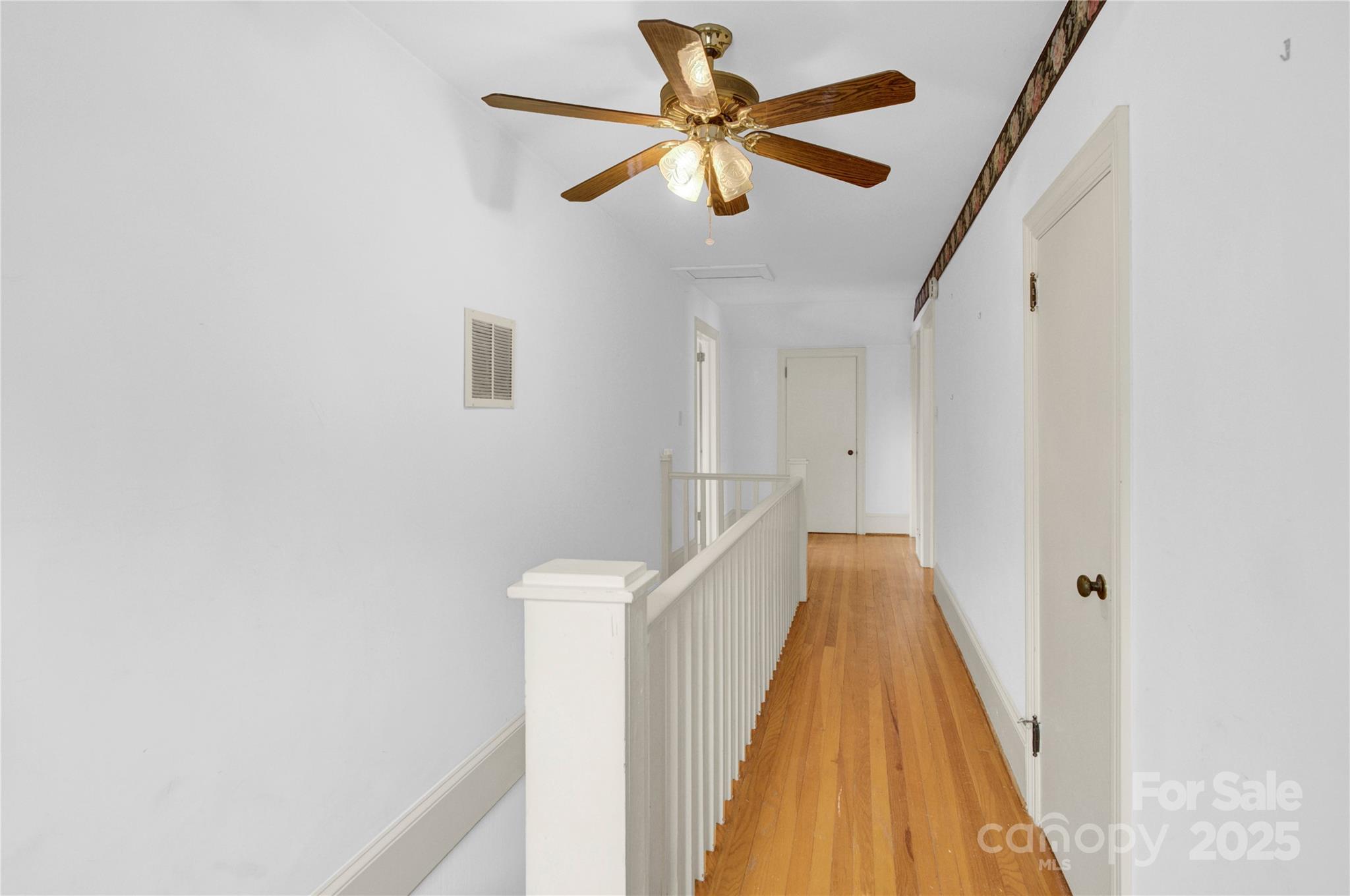 824 Davie Avenue Property Photo 27