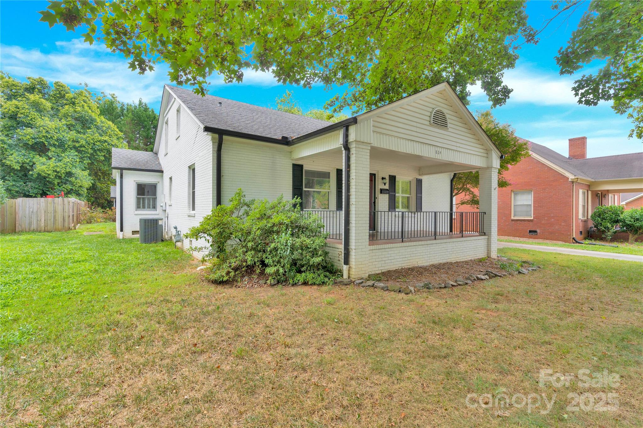 824 Davie Avenue Property Photo 35