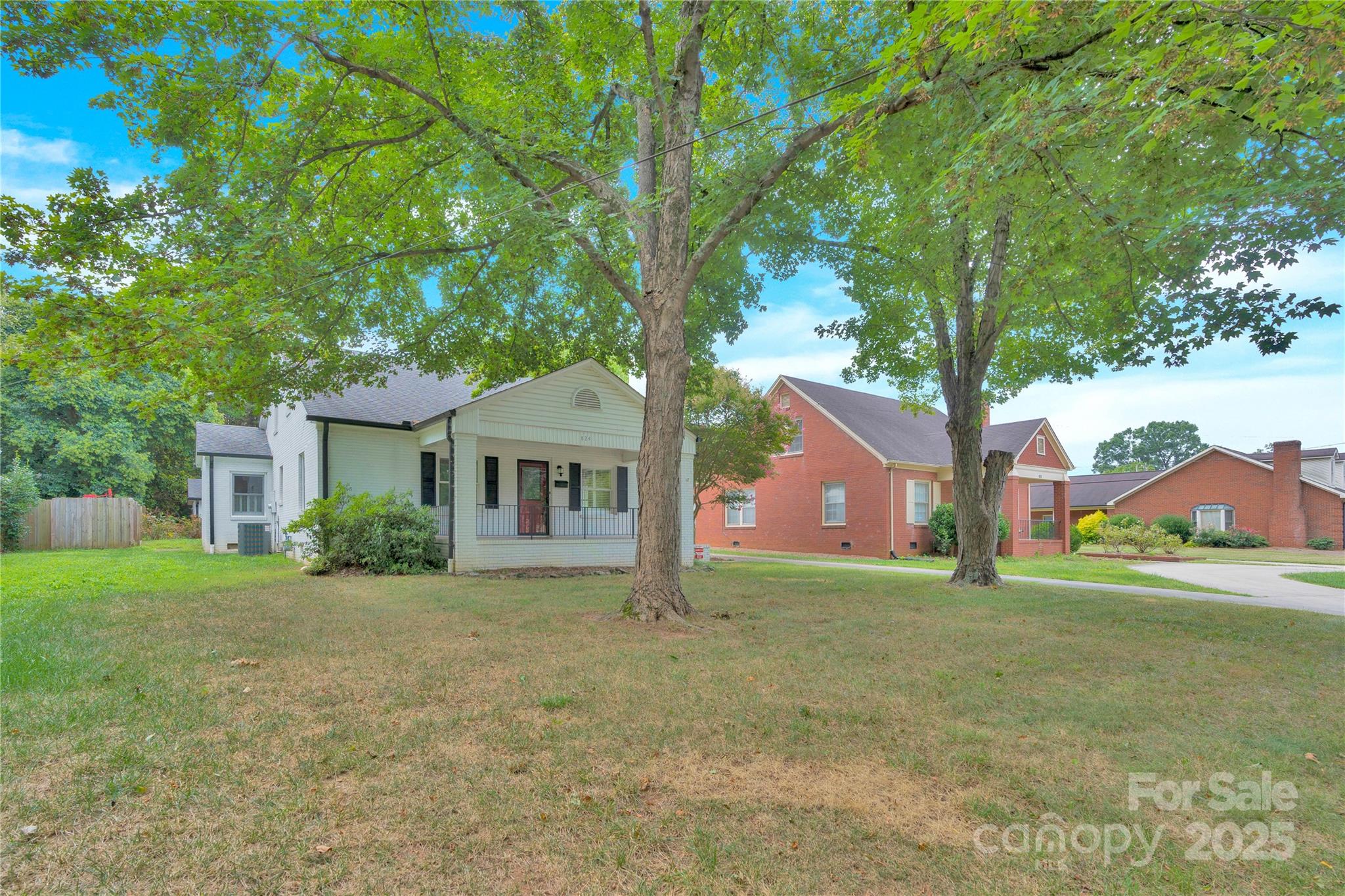 824 Davie Avenue Property Photo 36