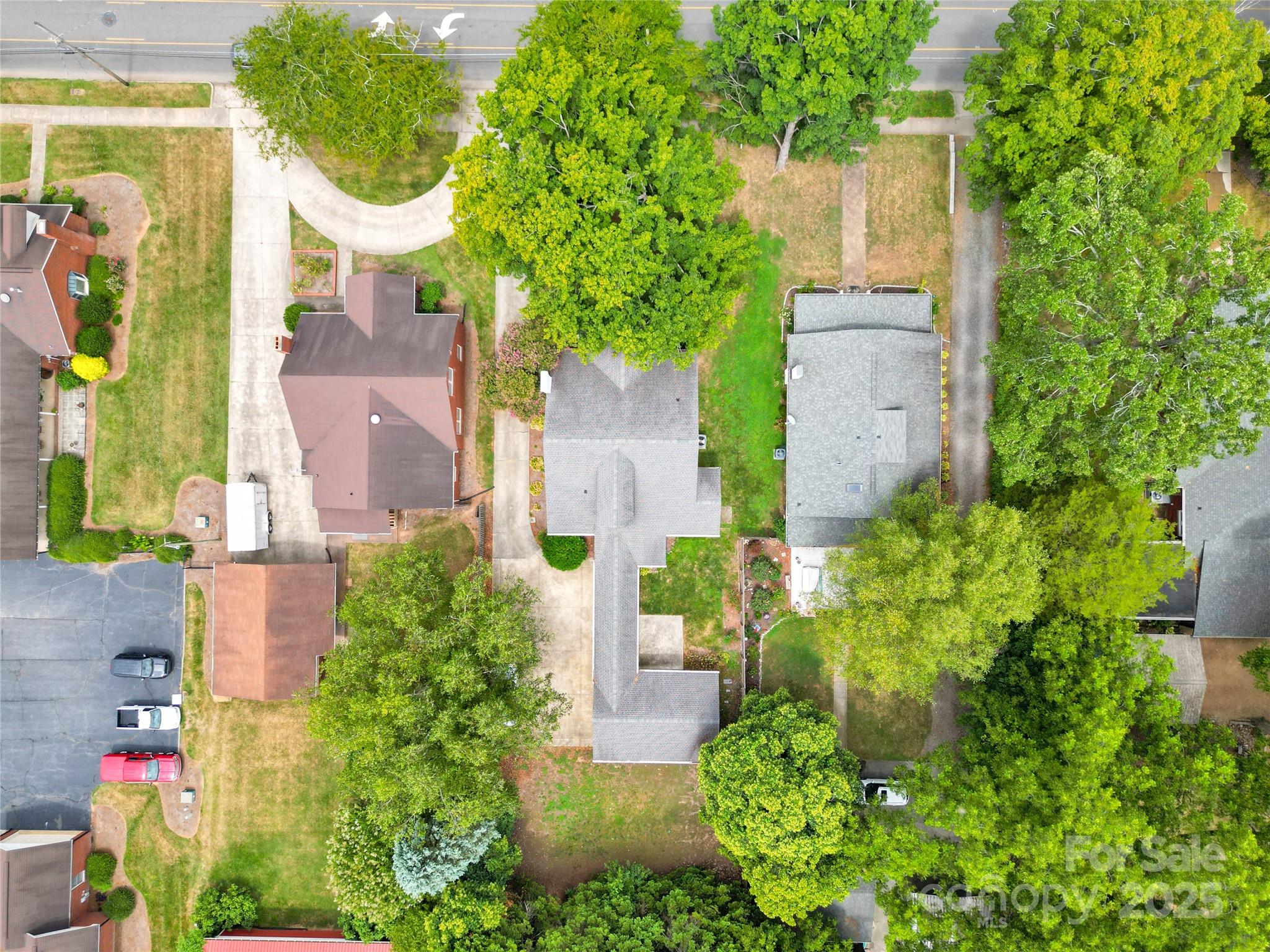 824 Davie Avenue Property Photo 38