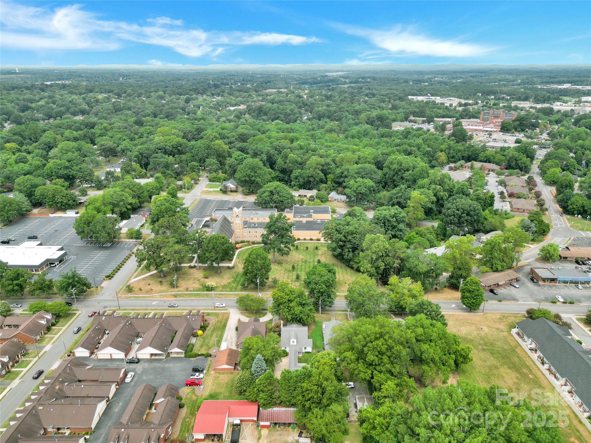 824 Davie Avenue Property Photo 40