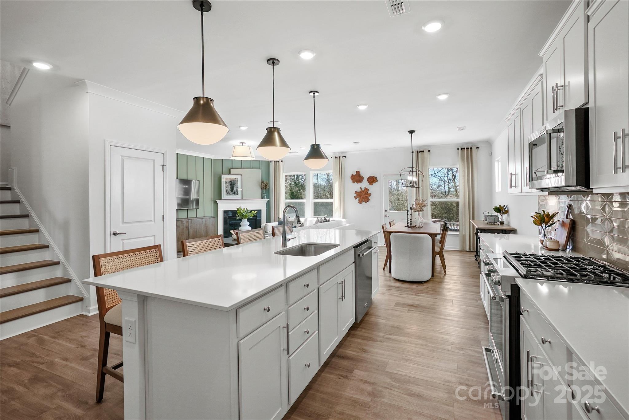 2145 Riverbend Avenue 70 Property Photo 4