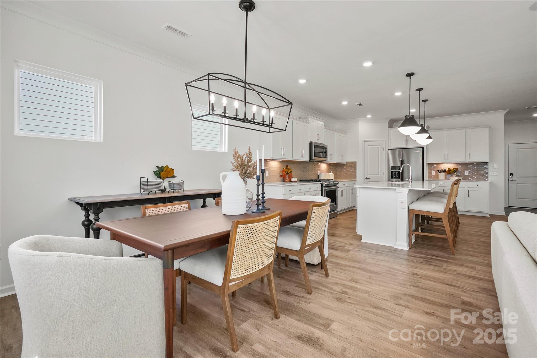 2145 Riverbend Avenue 70 Property Photo 5