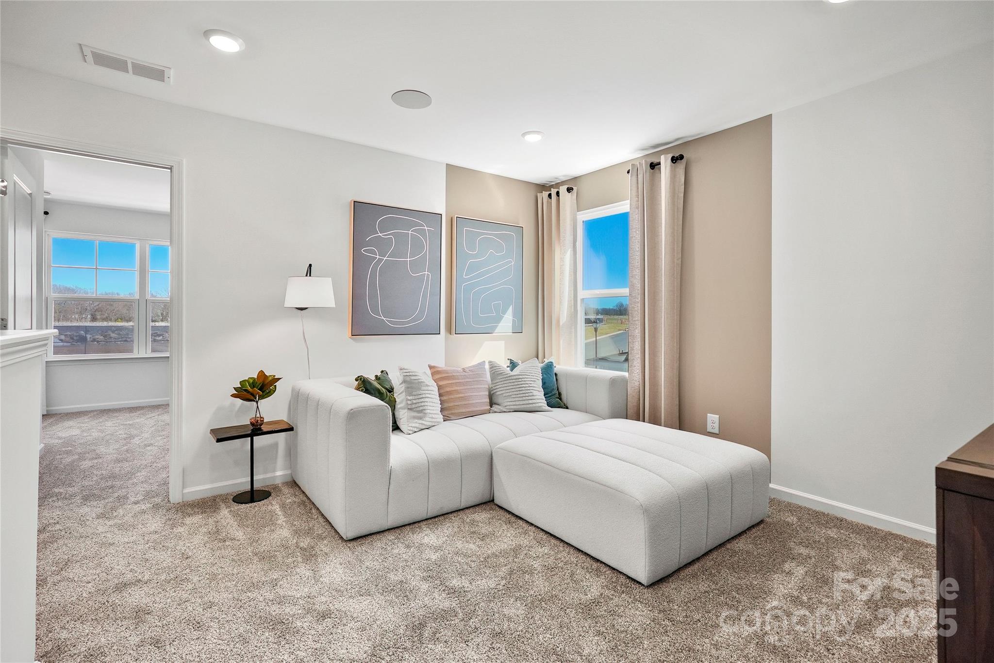 2145 Riverbend Avenue 70 Property Photo 7