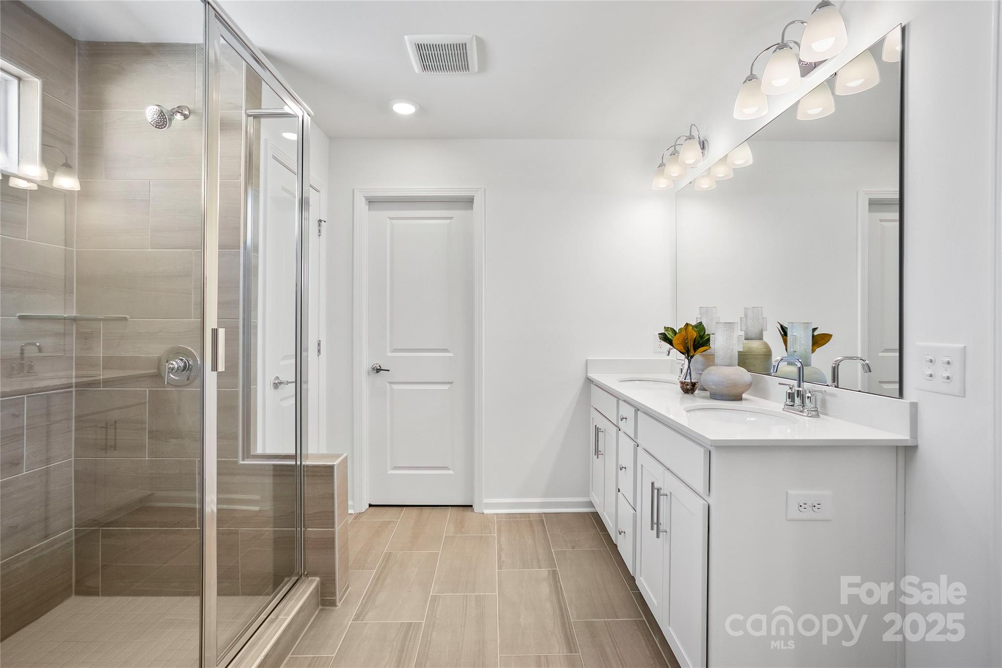 2145 Riverbend Avenue 70 Property Photo 9