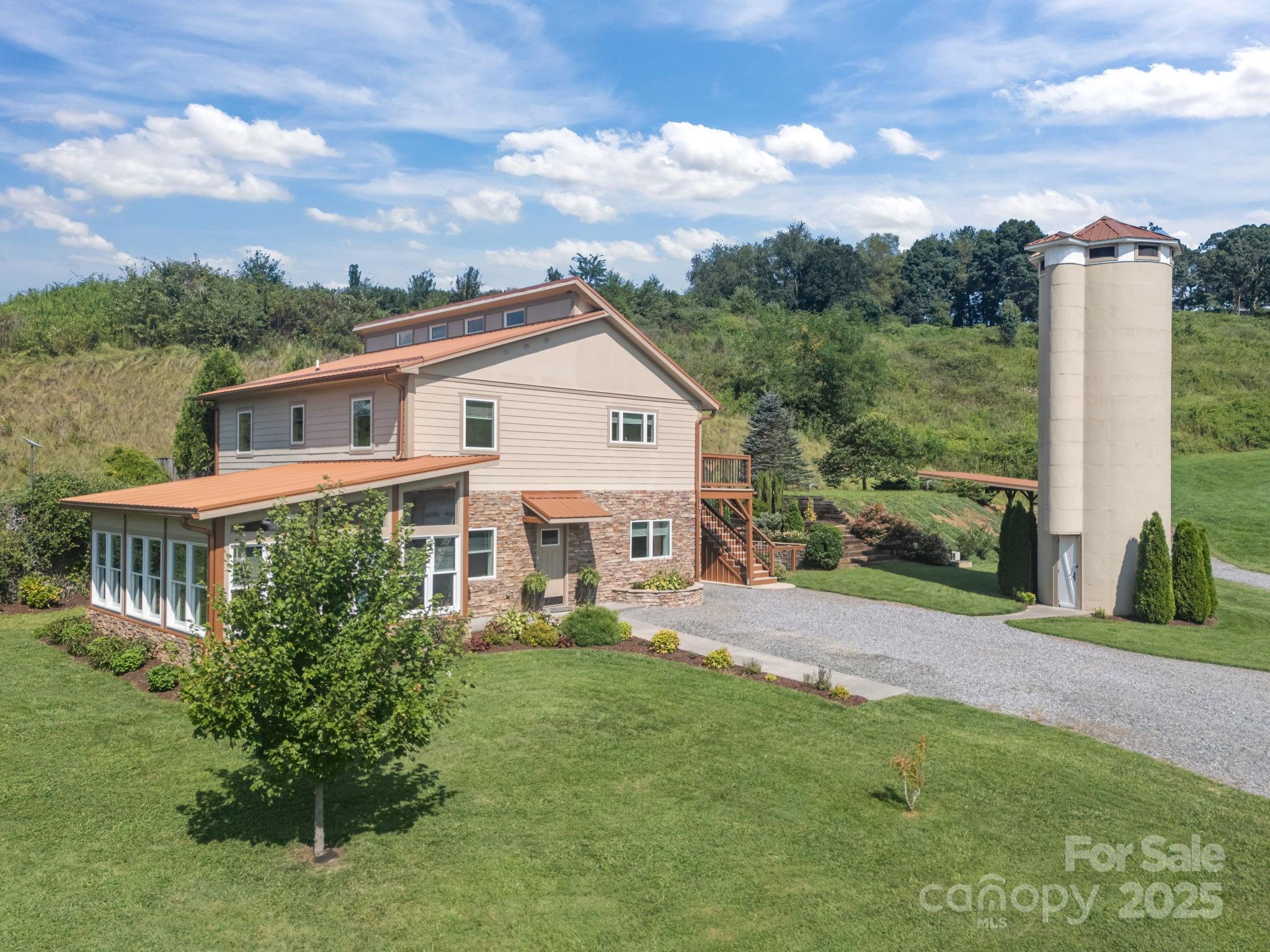 593 Buck Ridge Road Property Photo 1