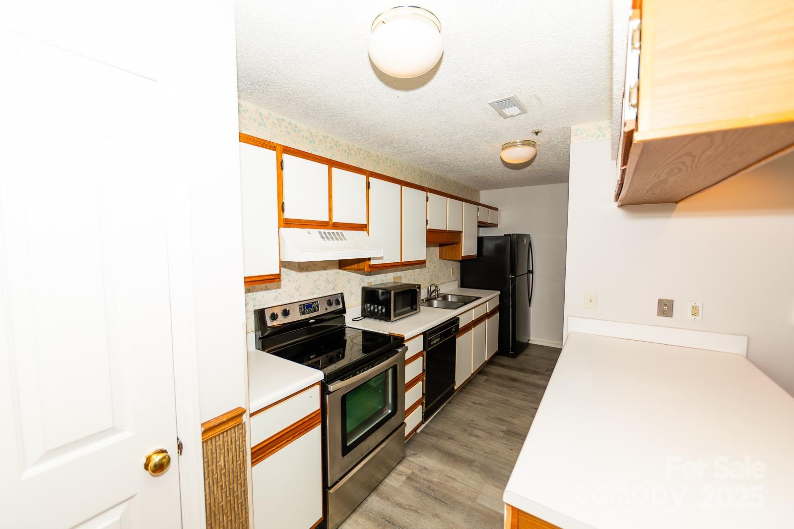 7330 Rose Terrace Court Property Photo 5